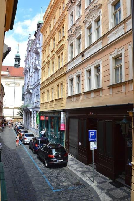 Old Town Herberghaus, 250m to Charles Bridge