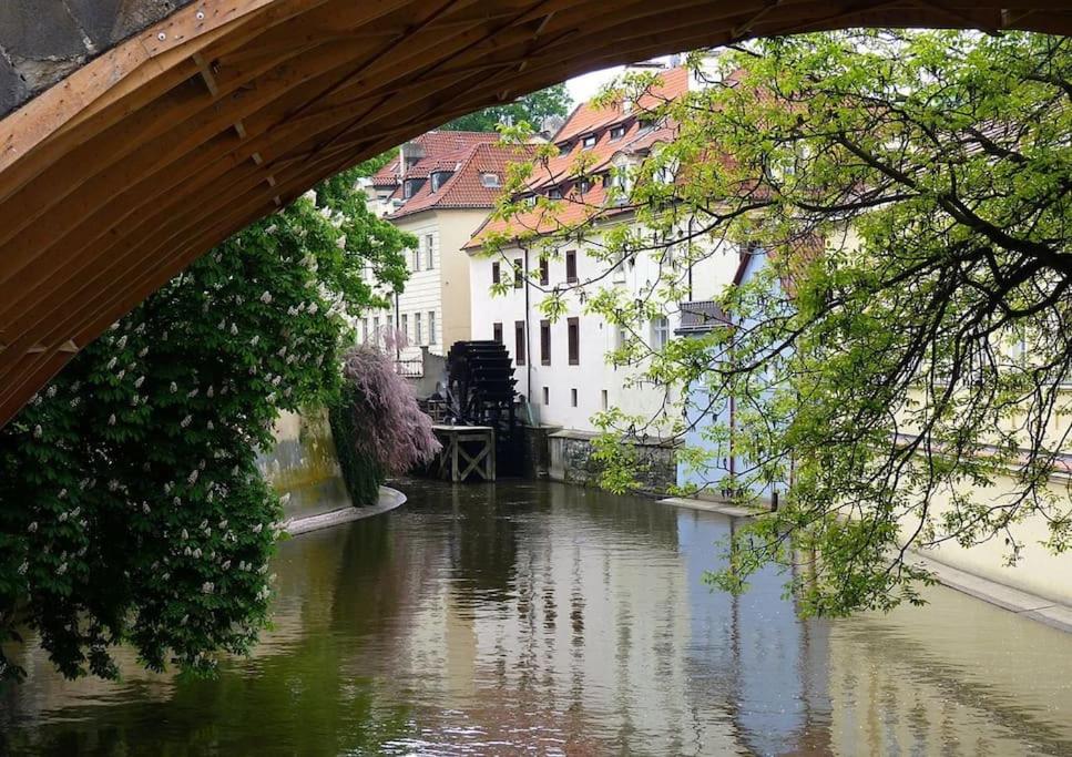 Old Town Herberghaus, 250m to Charles Bridge