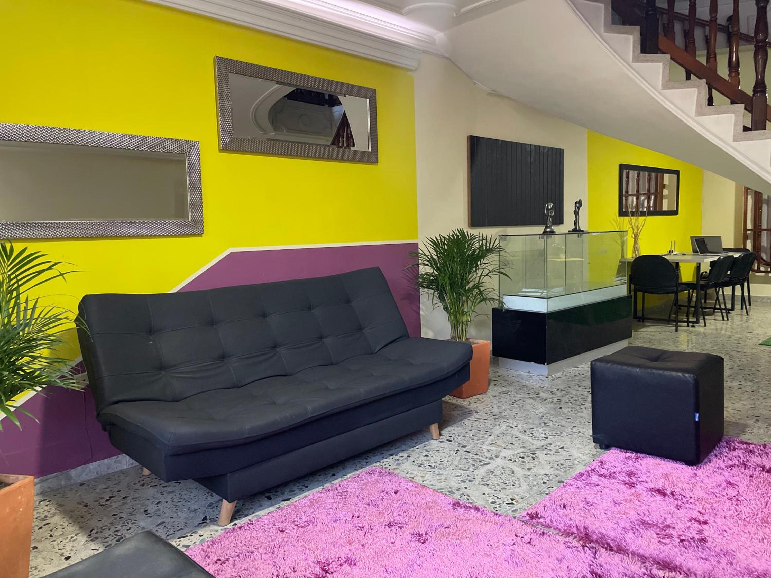 Home colors - Cómodas Habitaciones Estadio