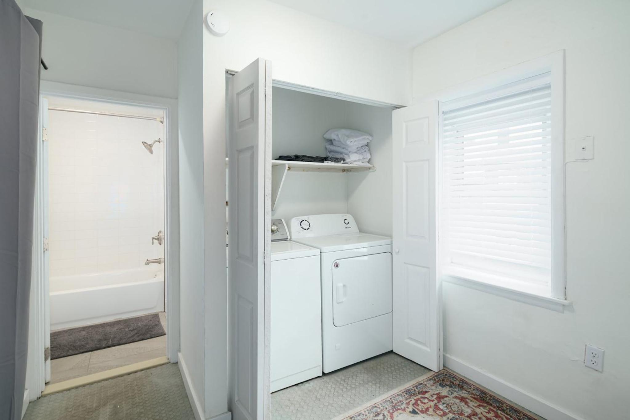 Large Bi-level Apartment in Heart of Manayunk