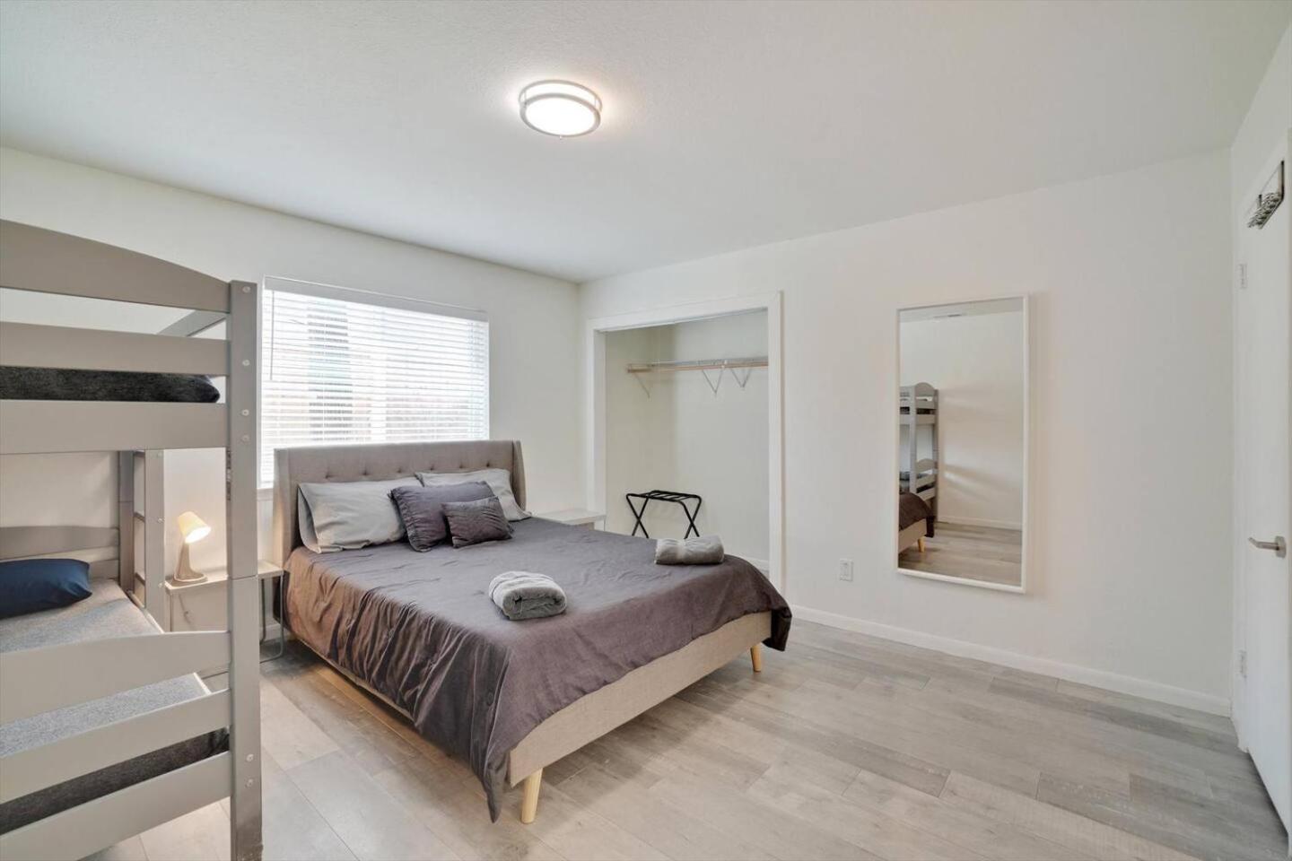 Oasis Haven 5BR w Pool BBQ Gourmet Kitchen view 5