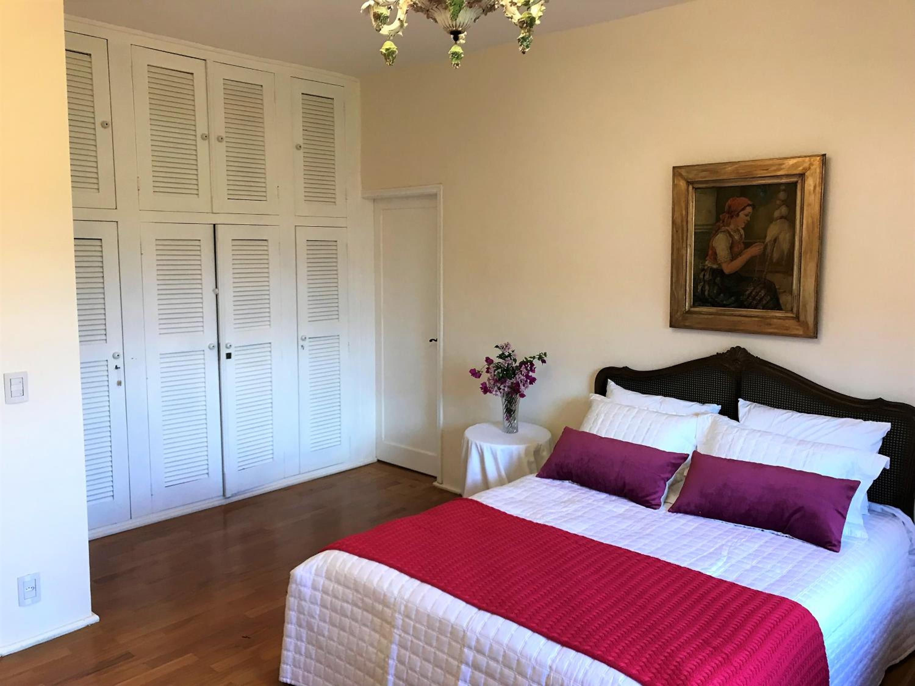 Grande Casa com Lazer, Jardim e dentro de um Haras
