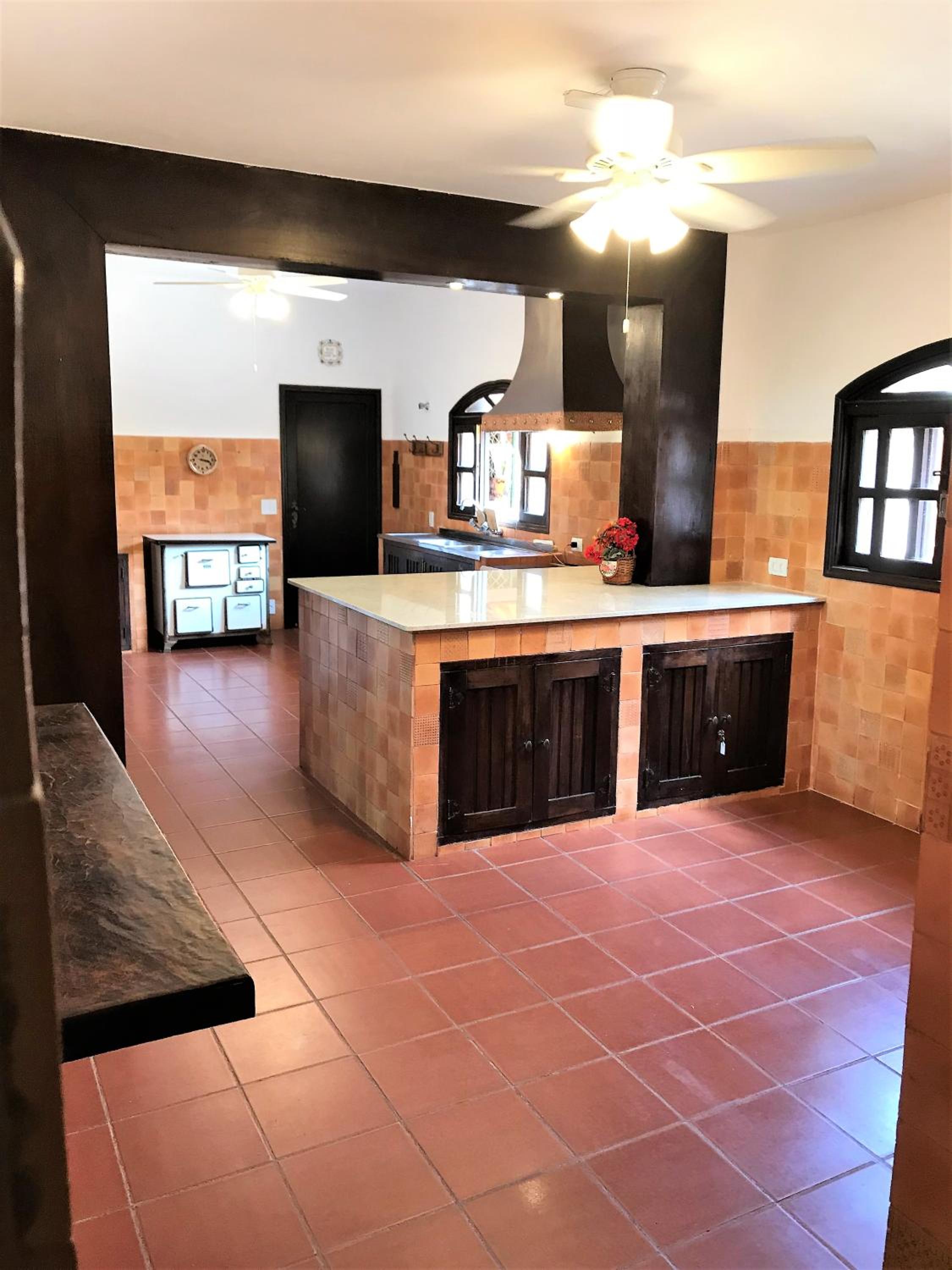 Grande Casa com Lazer, Jardim e dentro de um Haras