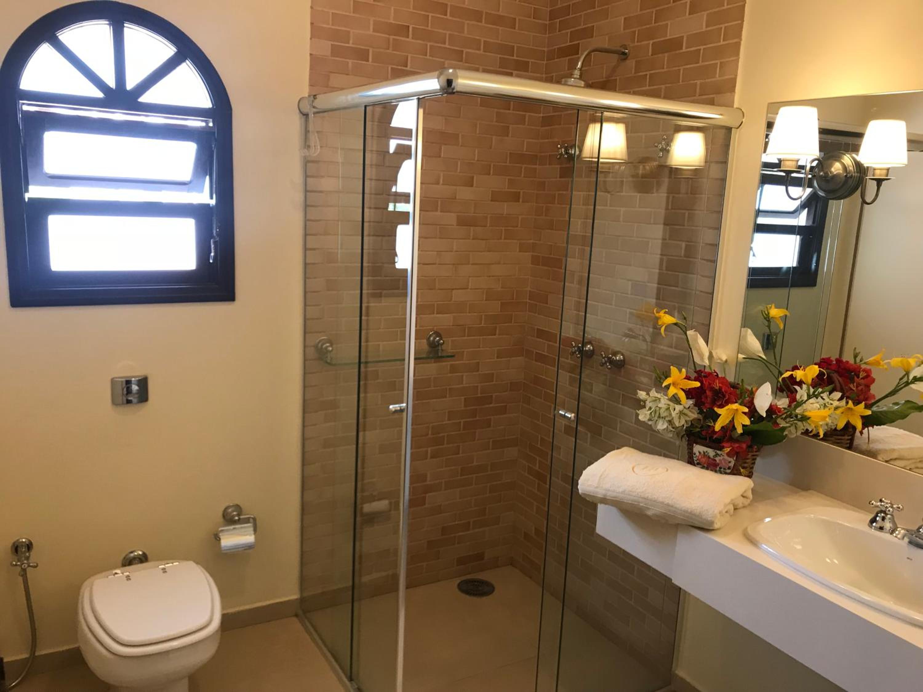 Grande Casa com Lazer, Jardim e dentro de um Haras