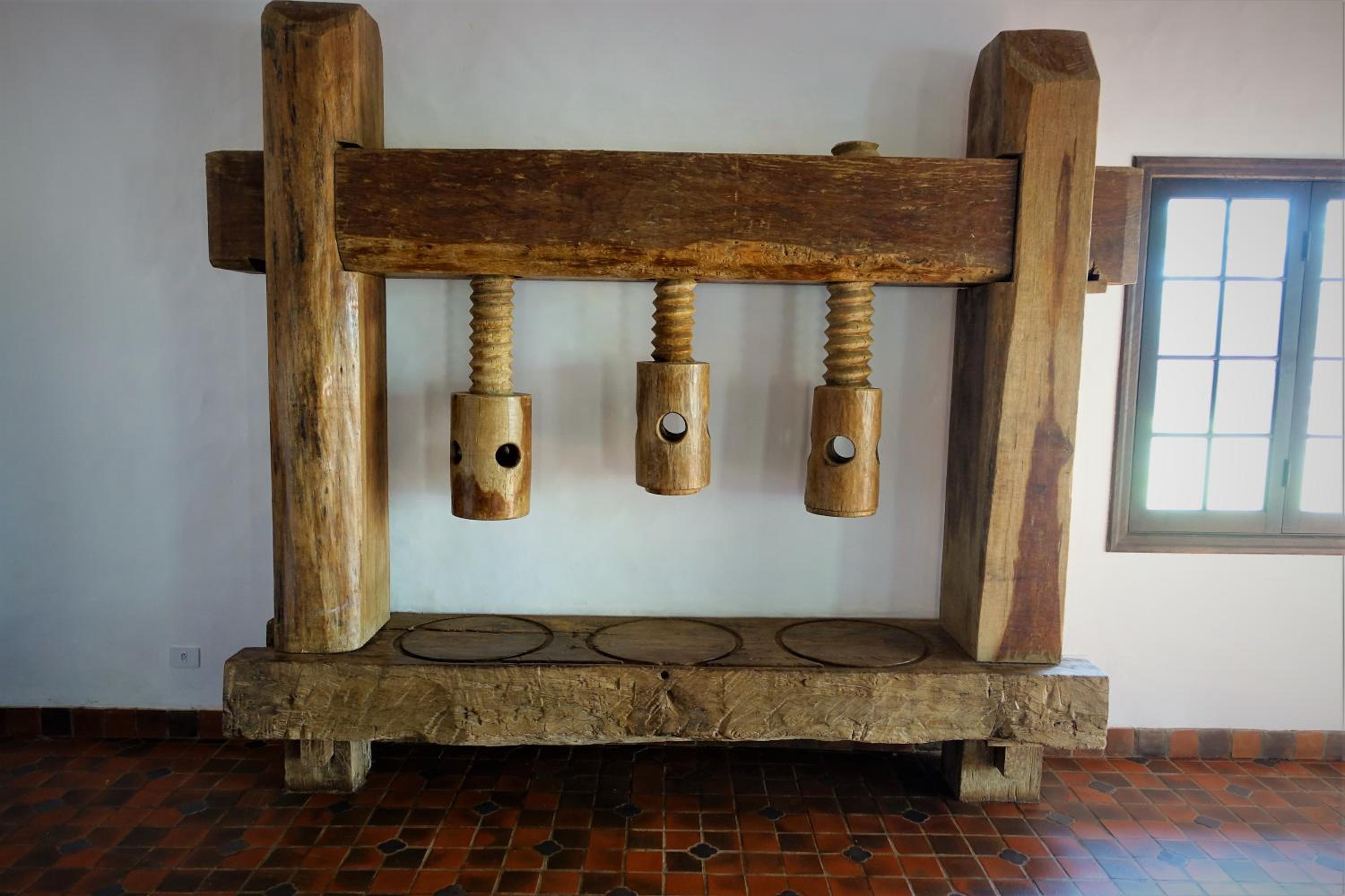 Grande Casa com Lazer, Jardim e dentro de um Haras