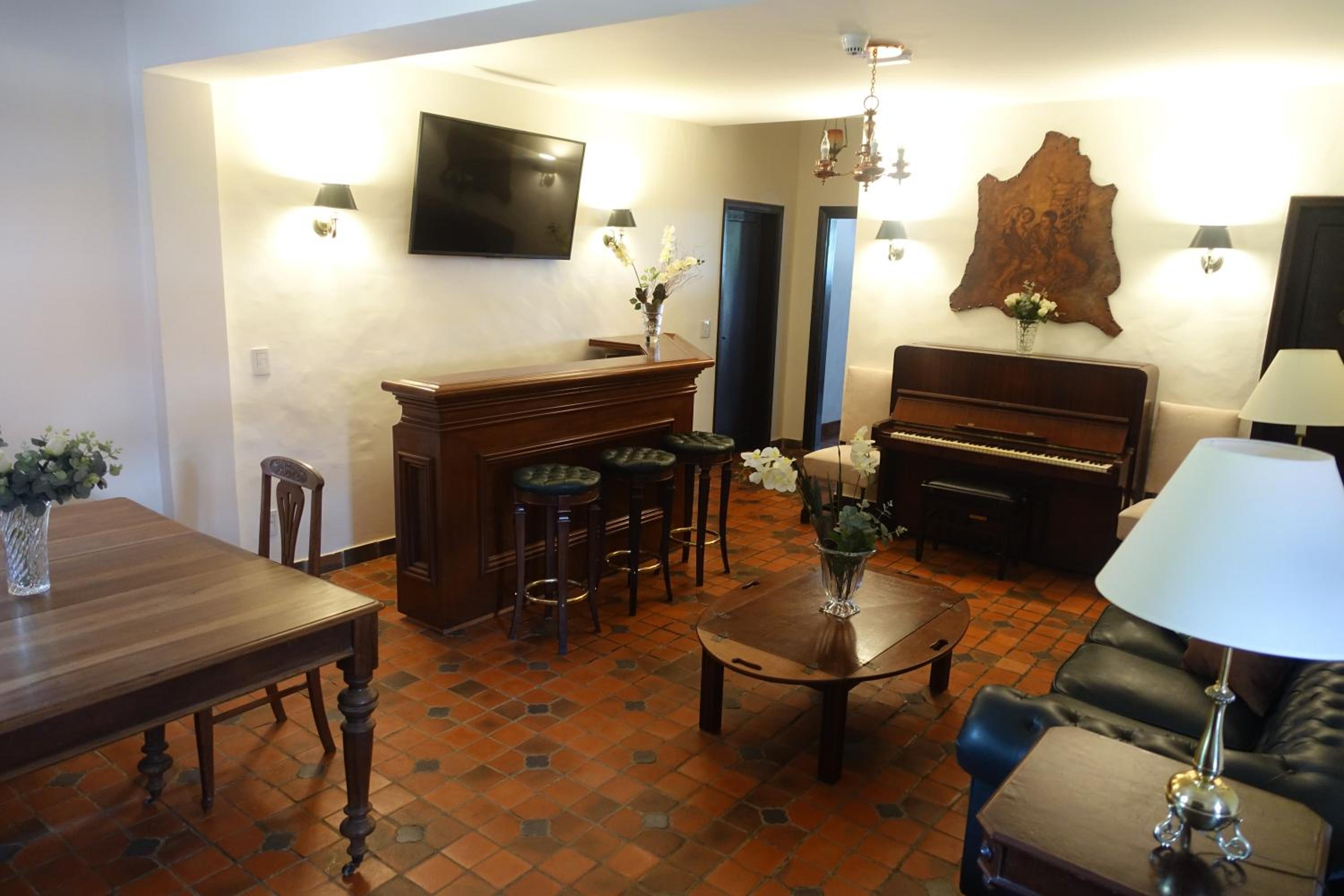 Grande Casa com Lazer, Jardim e dentro de um Haras