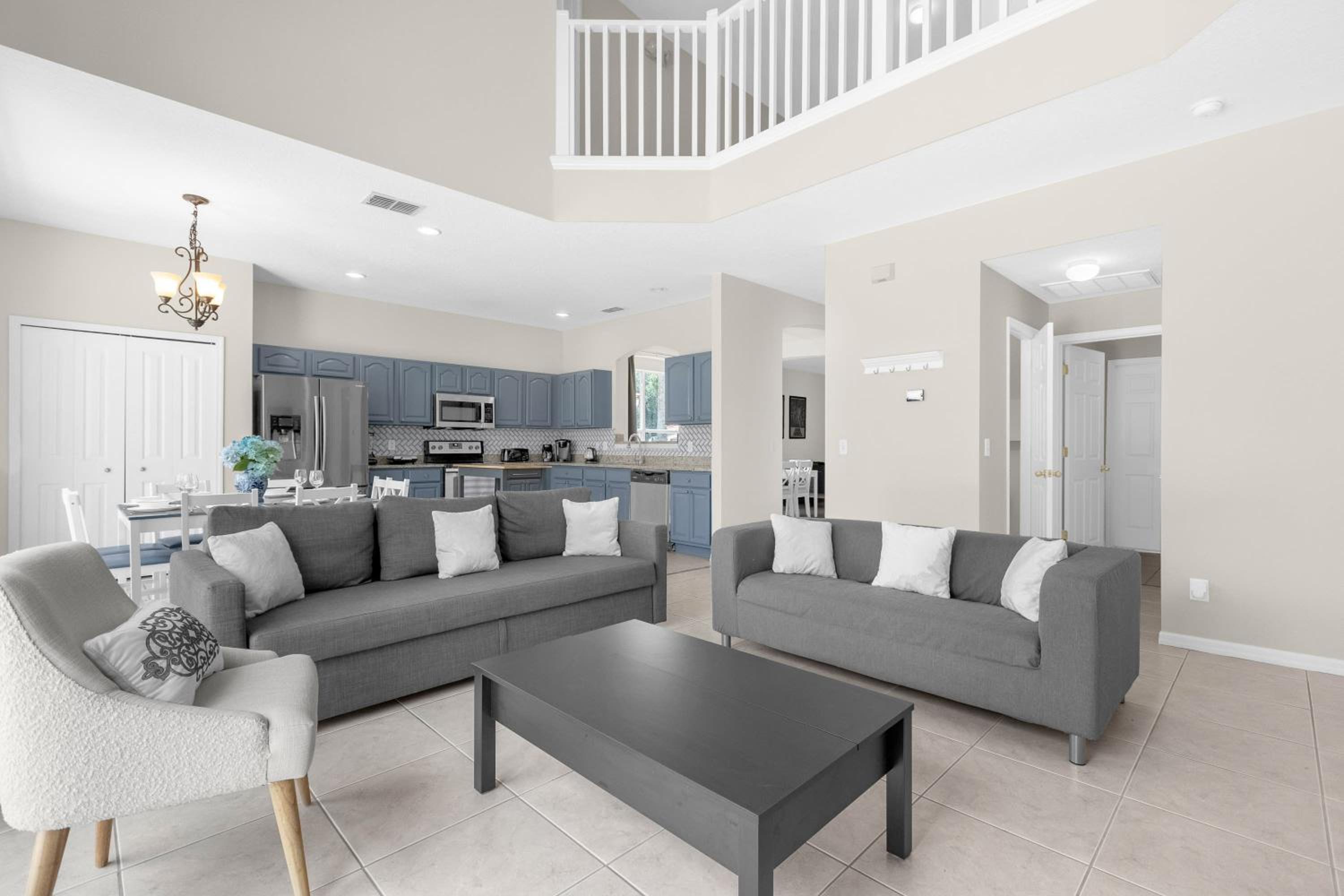 Large Spacious Home w Private Pool & Hot Tub view 3