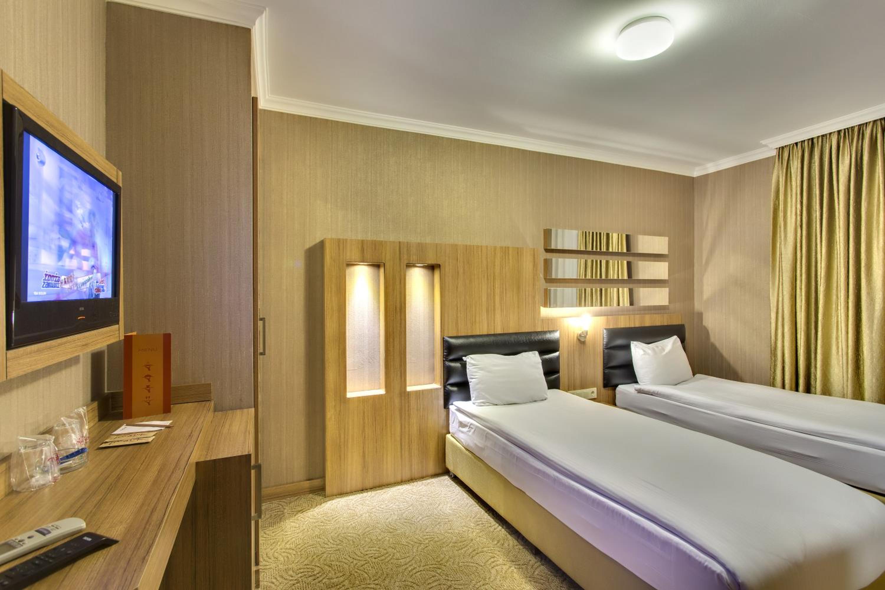 Antroyal Hotel en Antalya — hotel room