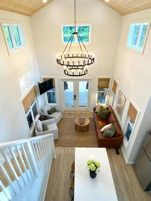 Sycamore Shores - LAKEFRONT Tiny Home in Tracy City, TN view 4