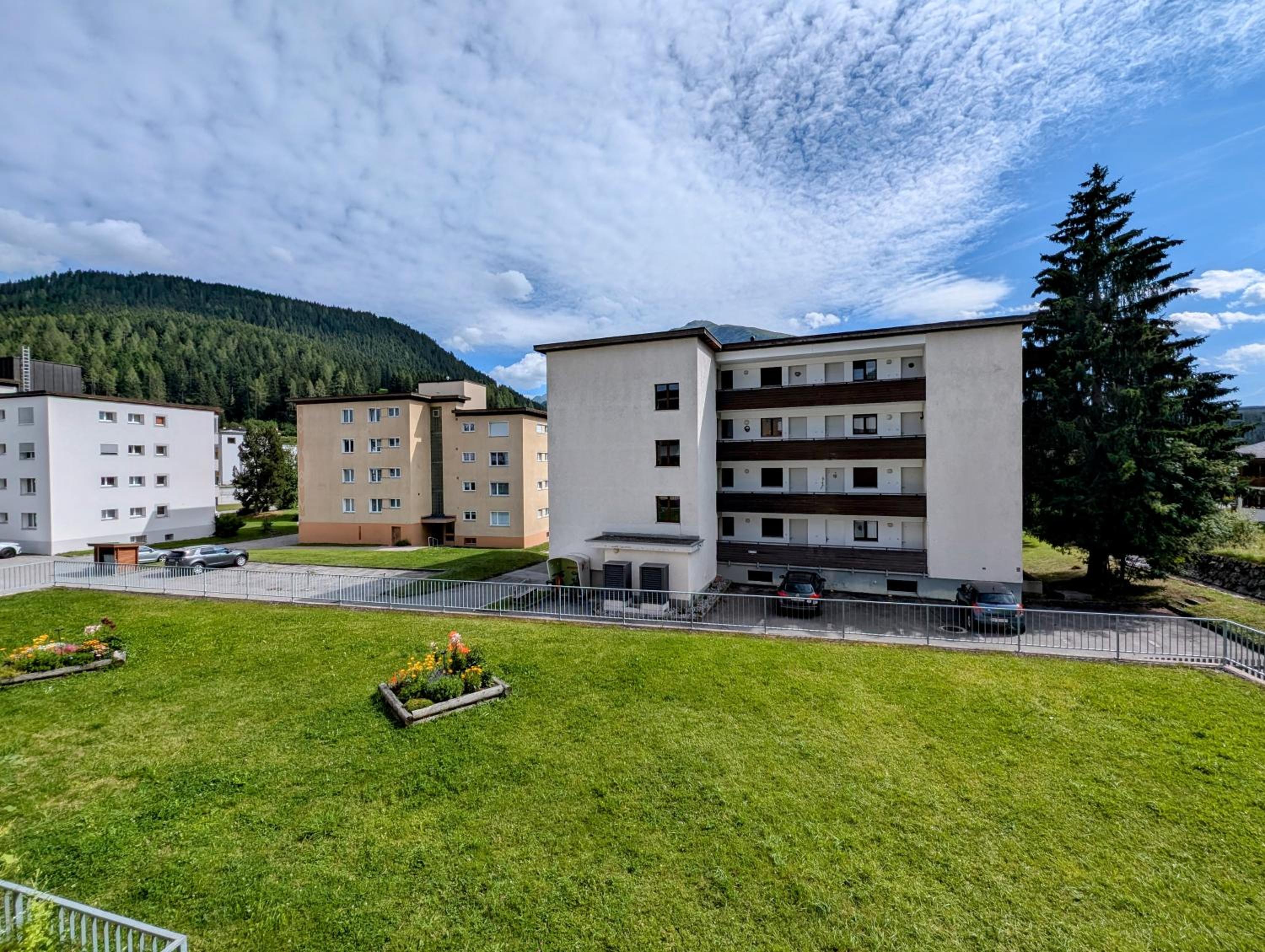 Sunny 3-Bedroom Apartment with Balcony & Parking