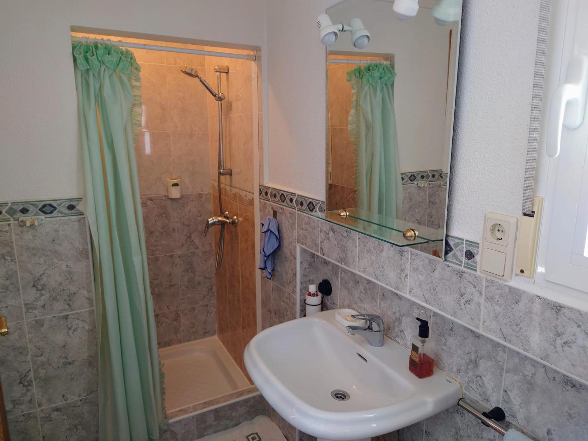Ciudad Quesada apartamento independiente en finca con piscina compartida