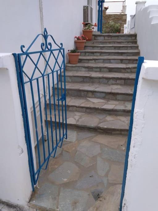 Semi's House view 4