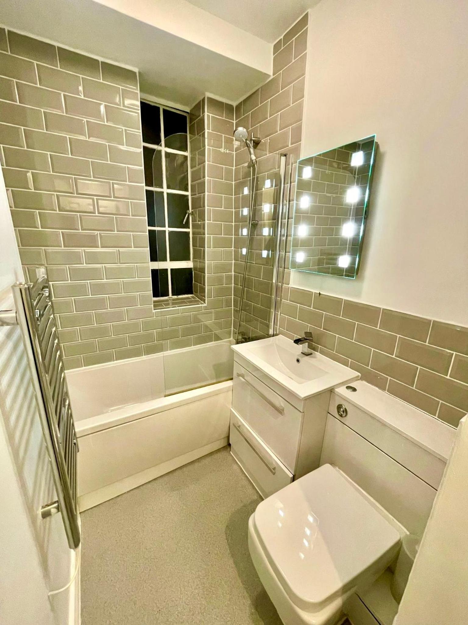 Modern studio, Prime location, Stunning city view