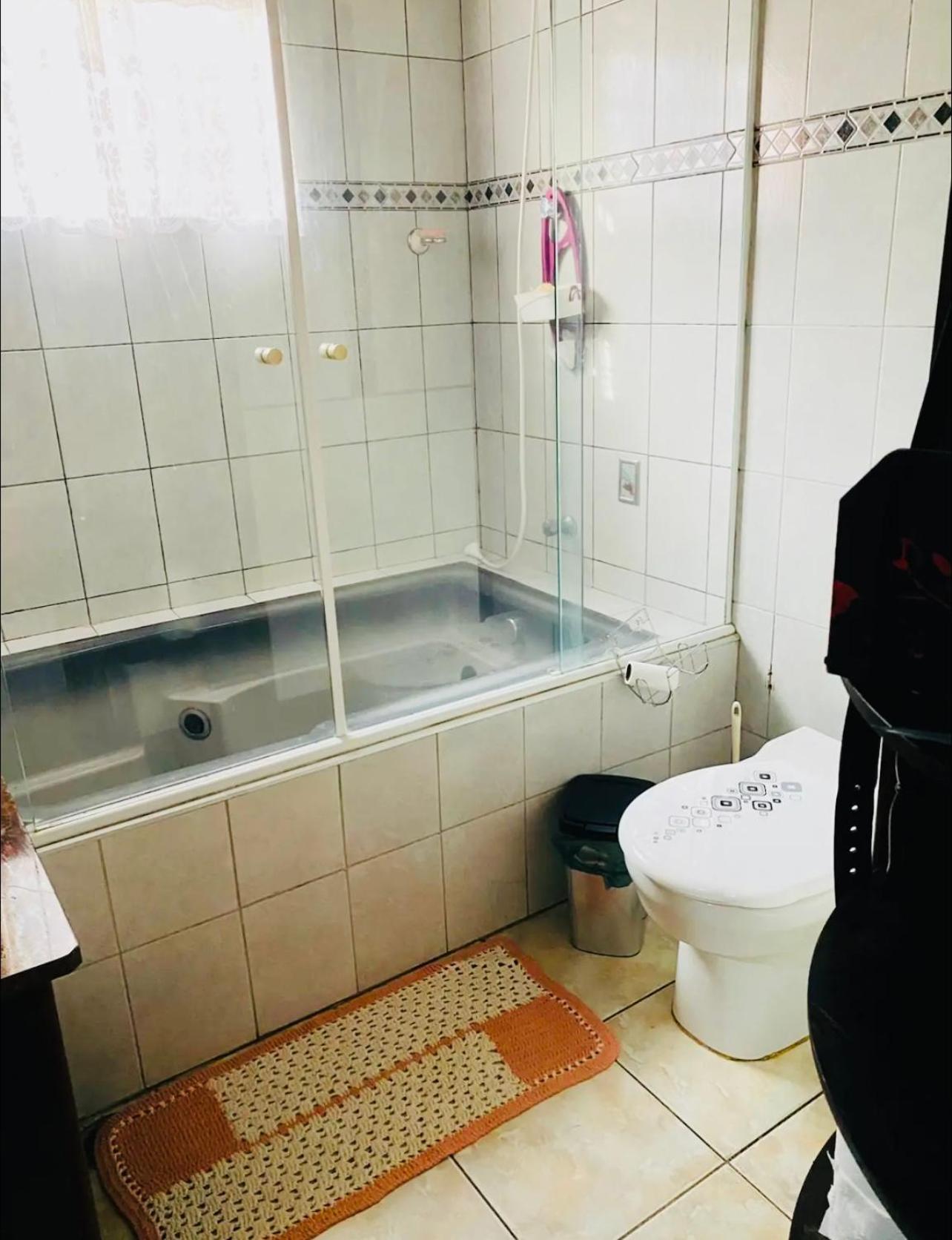 Recanto São Pedro chácara com piscina na Rota do Vinho