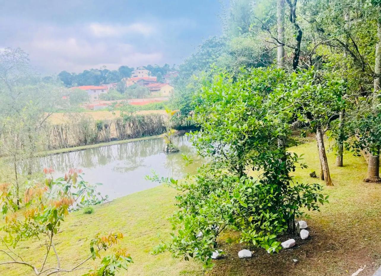 Recanto São Pedro chácara com piscina na Rota do Vinho