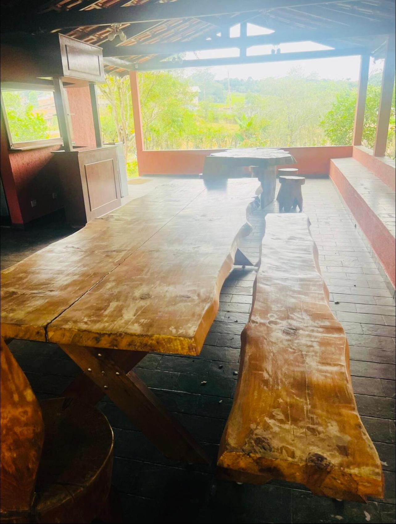 Recanto São Pedro chácara com piscina na Rota do Vinho