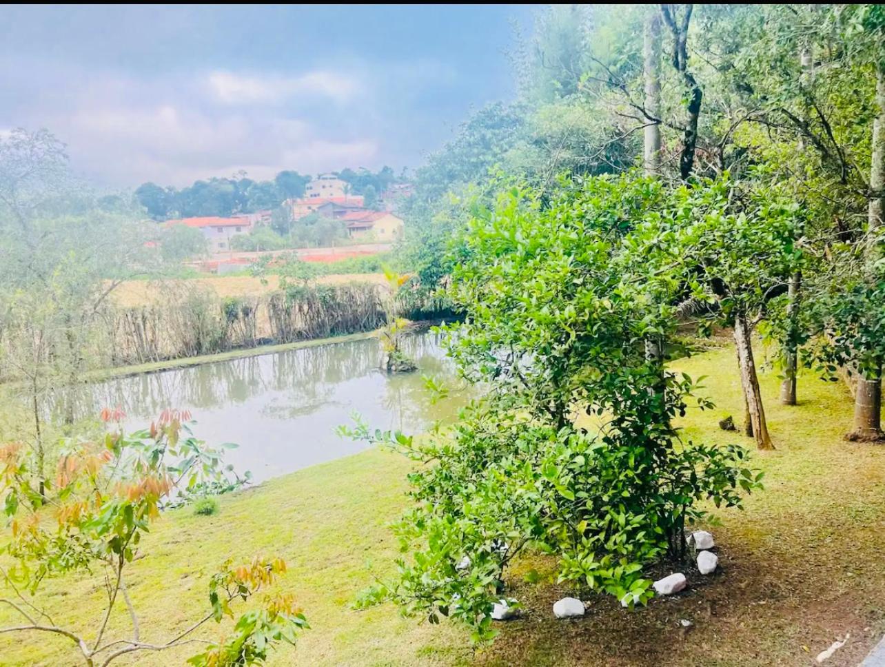 Recanto São Pedro chácara com piscina na Rota do Vinho