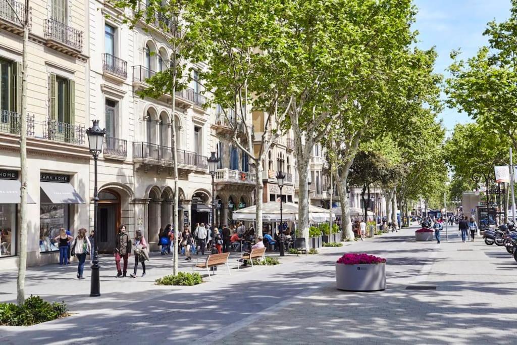 Modern Penthouse with VIEWS Near Paseo De Gracia by MyRentalHost