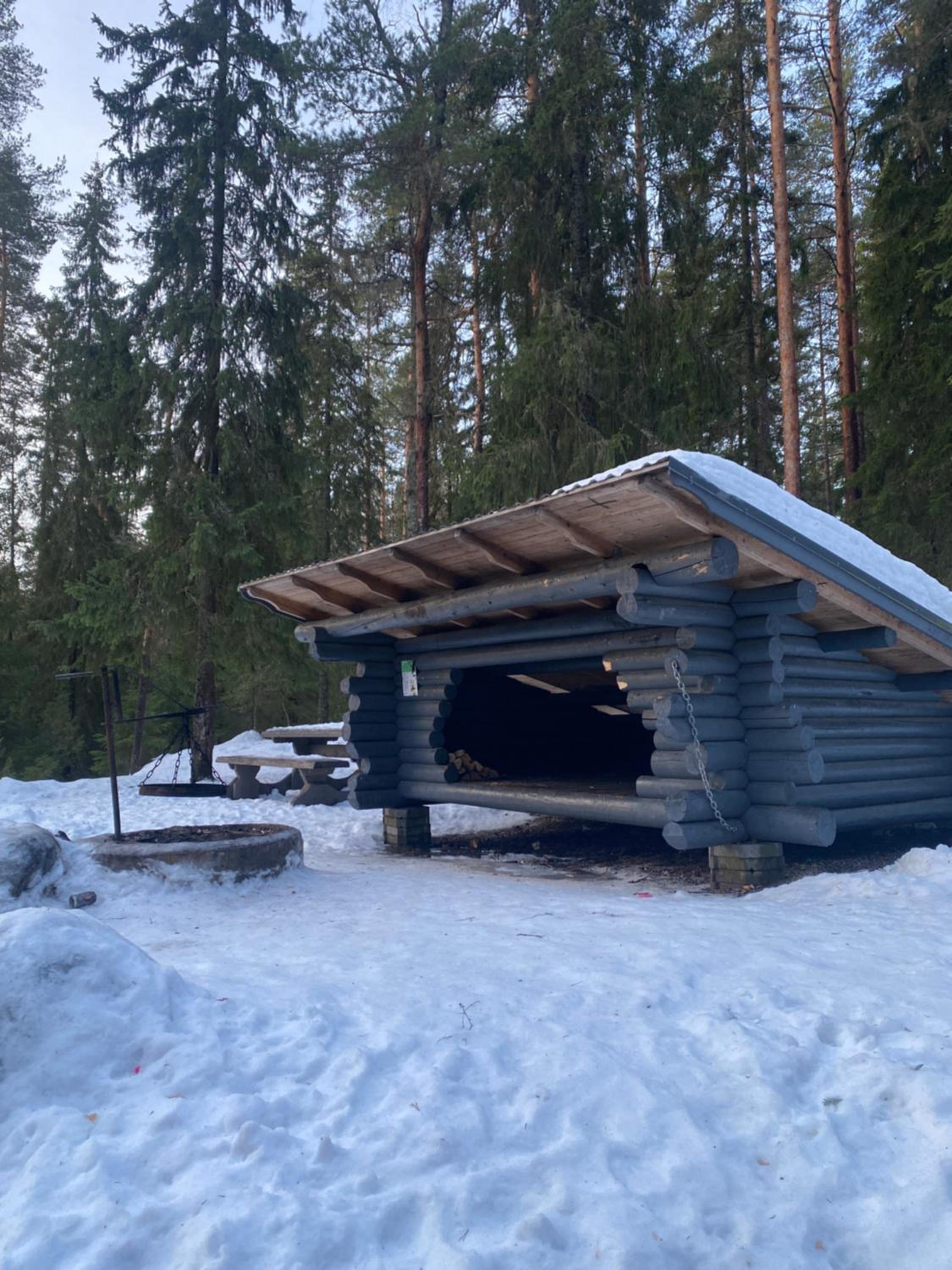 Huoneisto elokuvateatterilla Studio apartment with the movie theater
