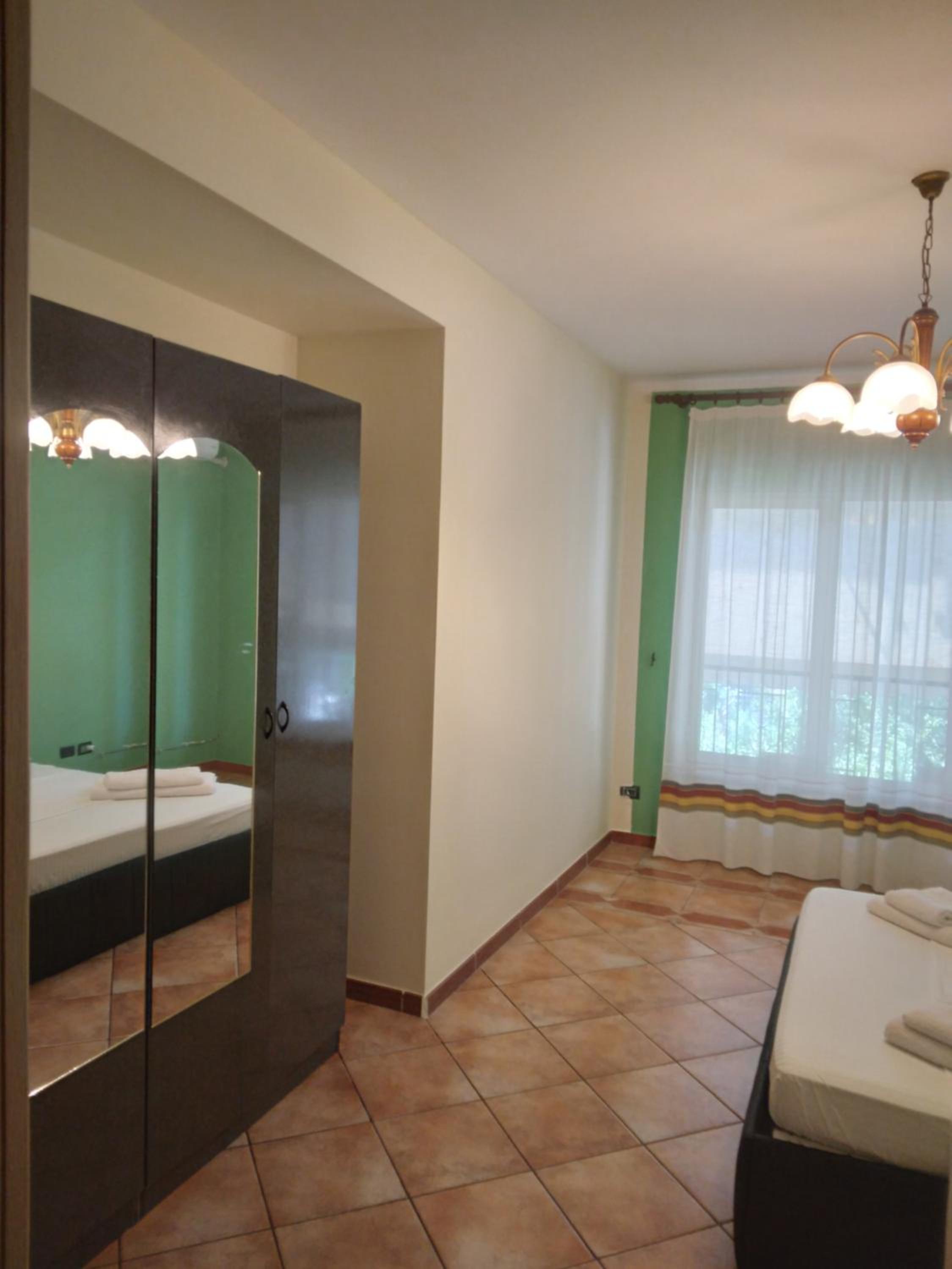 Vila Tahiri 2