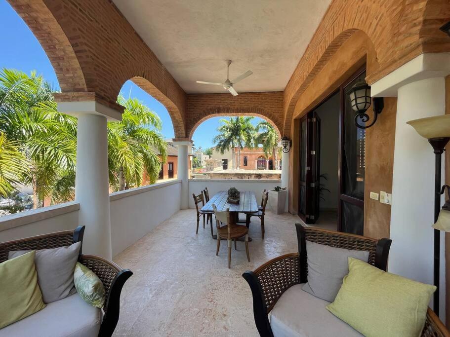 Luxury Plaza Colonial Apartment with Superior Location next to Town & Beaches