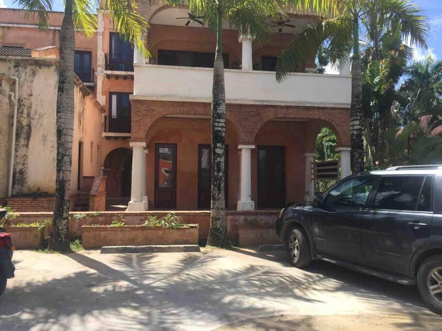 Luxury Plaza Colonial Apartment with Superior Location next to Town & Beaches