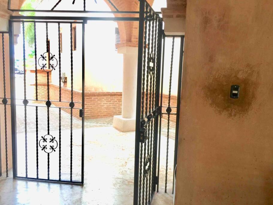 Luxury Plaza Colonial Apartment with Superior Location next to Town & Beaches