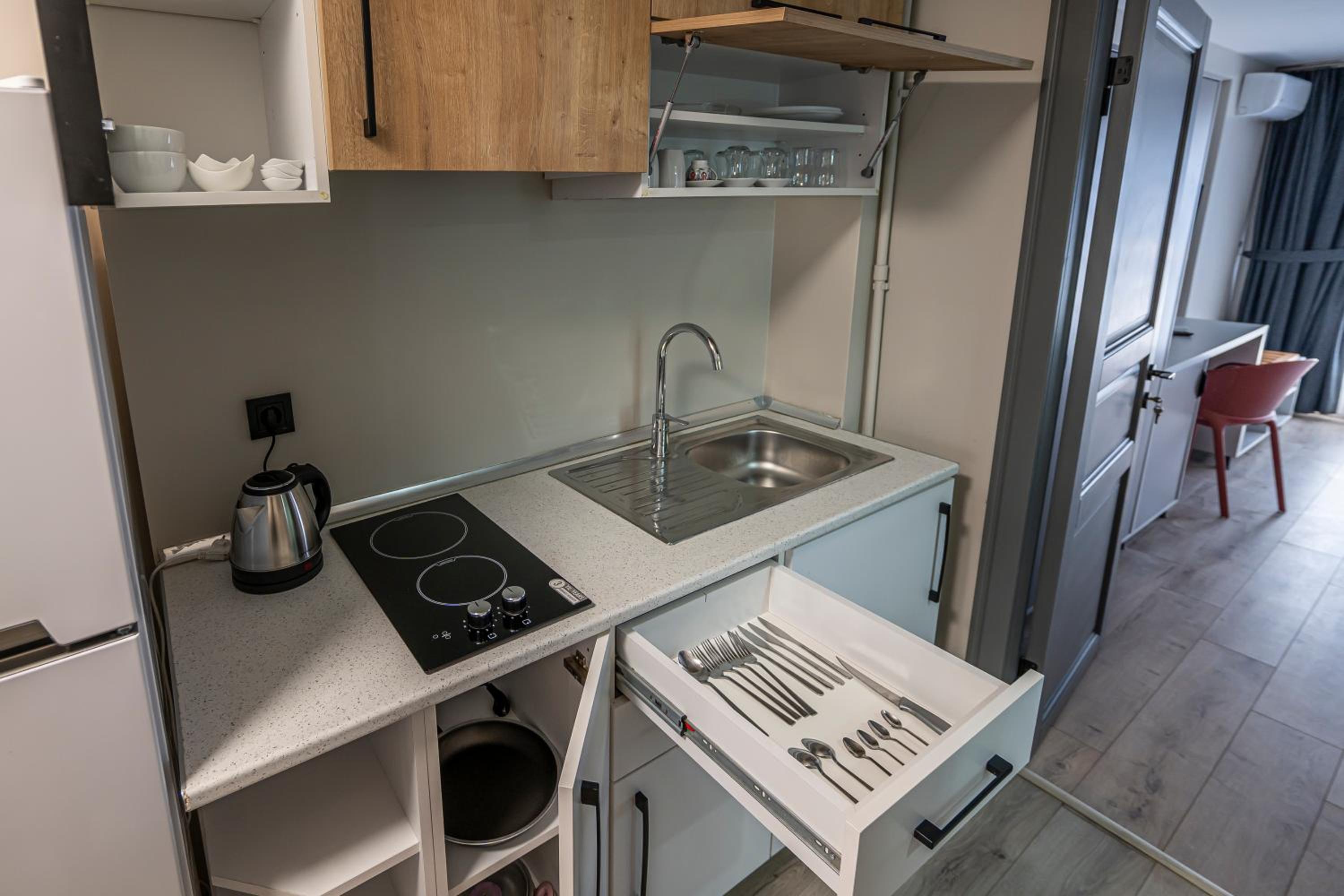 Calanthe Residence - Image 35