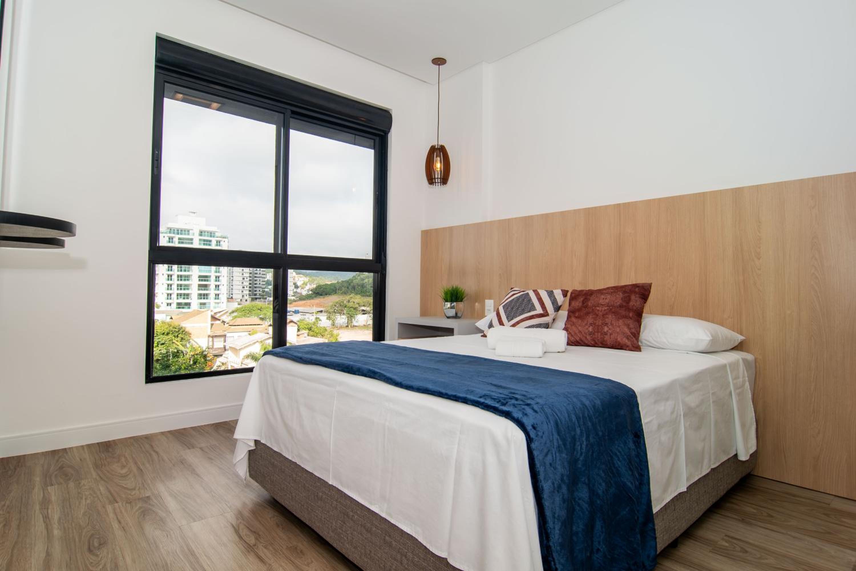 Apt moderno a uma quadra da Praia Brava VT4055