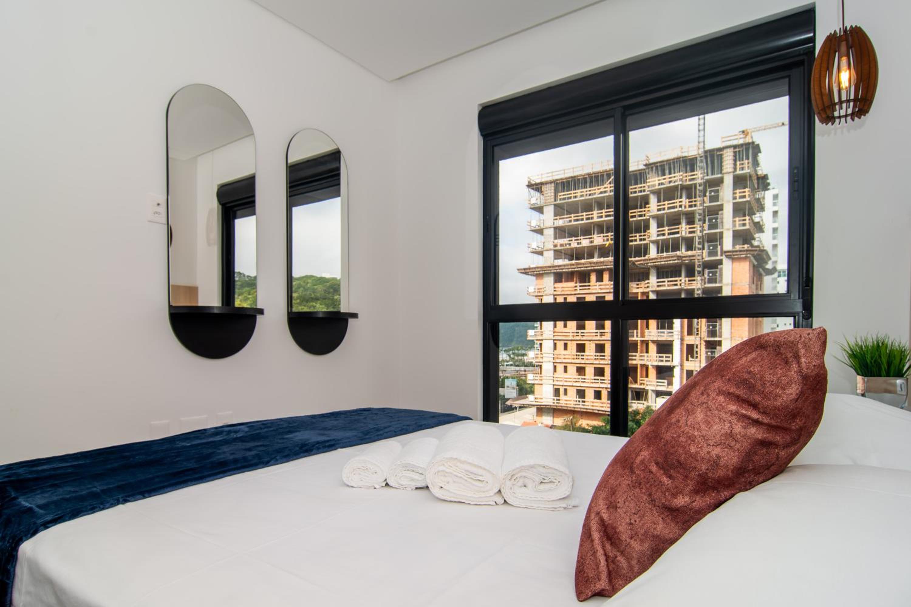 Apt moderno a uma quadra da Praia Brava VT4055