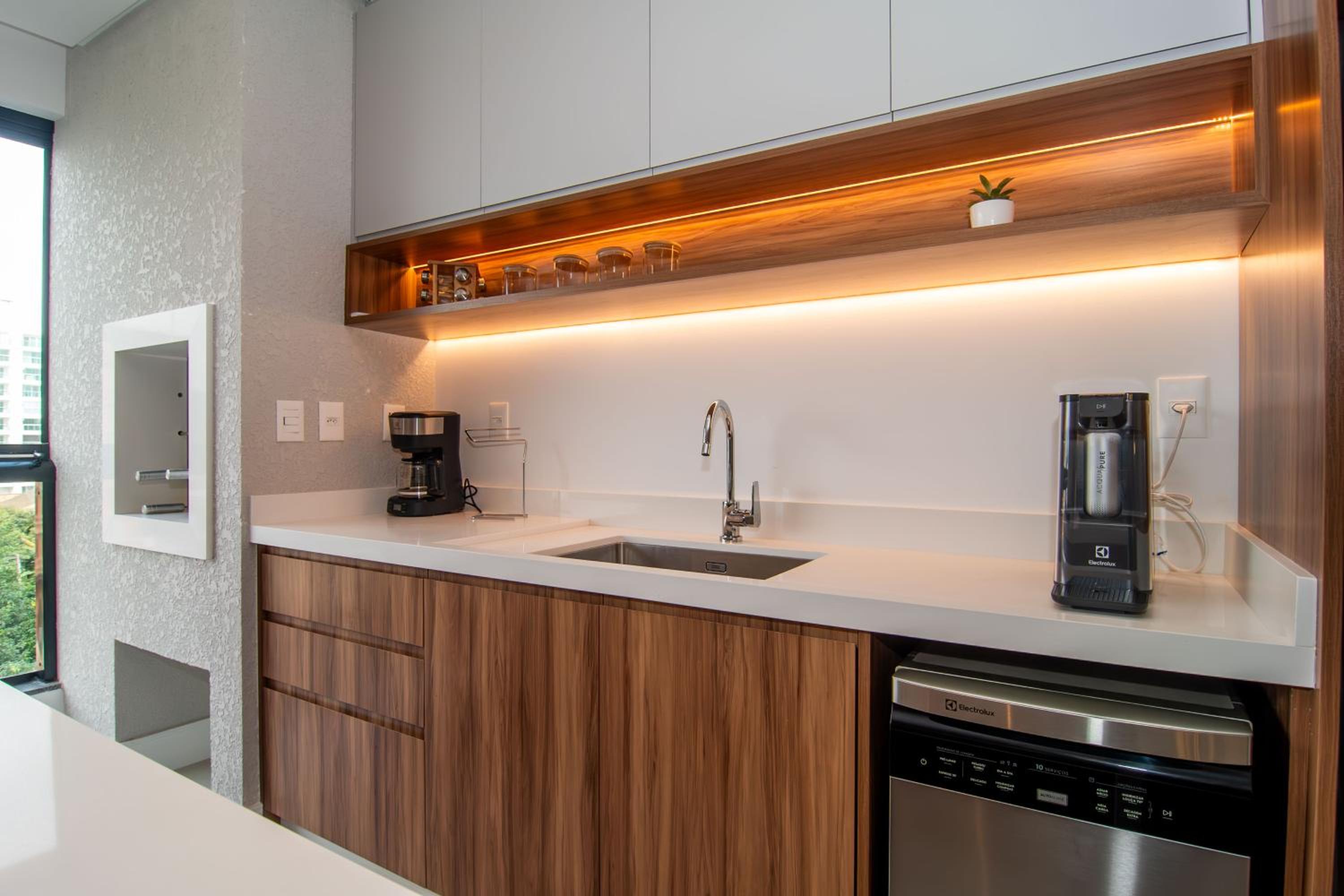 Apt moderno a uma quadra da Praia Brava VT4055