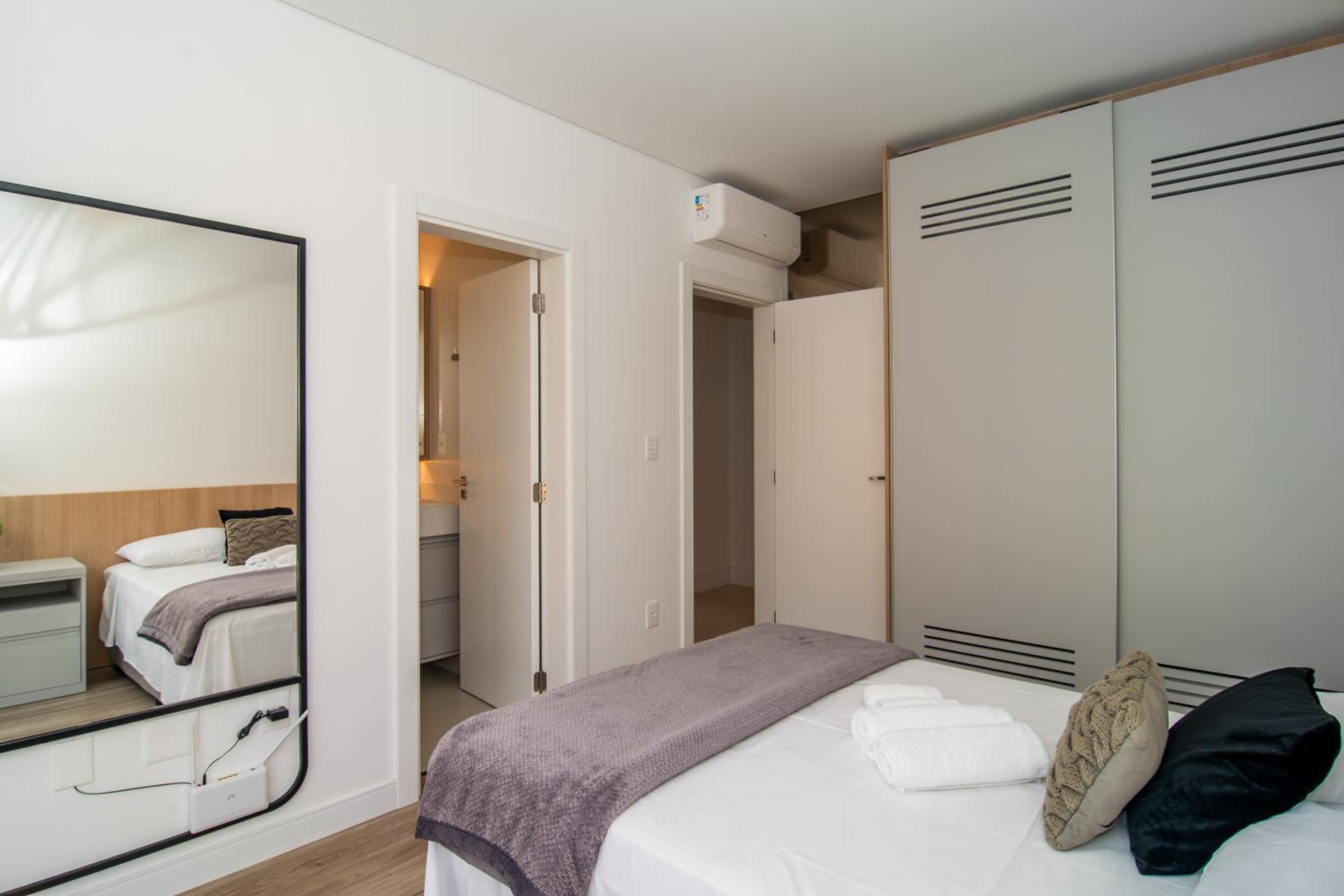 Apt moderno a uma quadra da Praia Brava VT4055