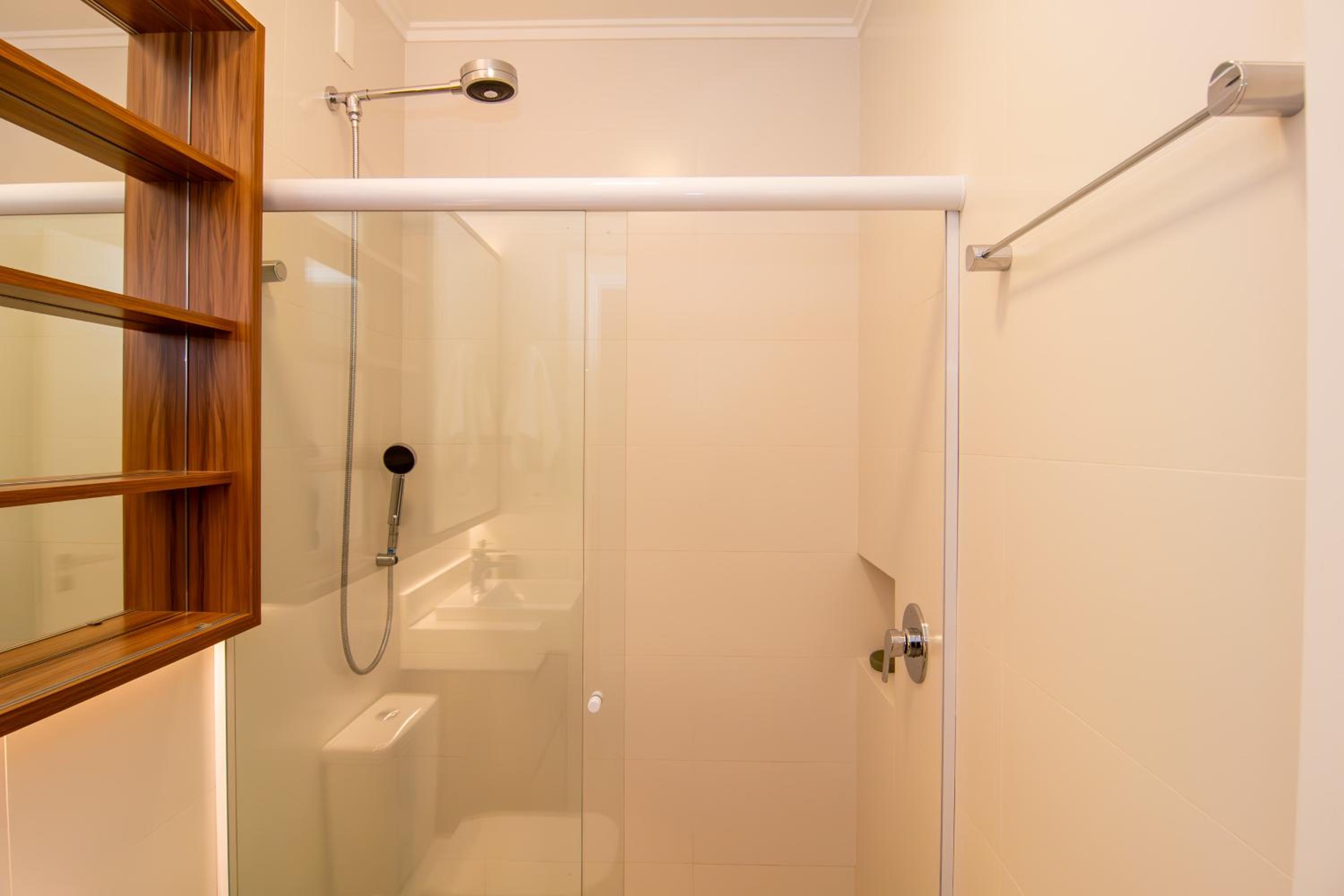 Apt moderno a uma quadra da Praia Brava VT4055