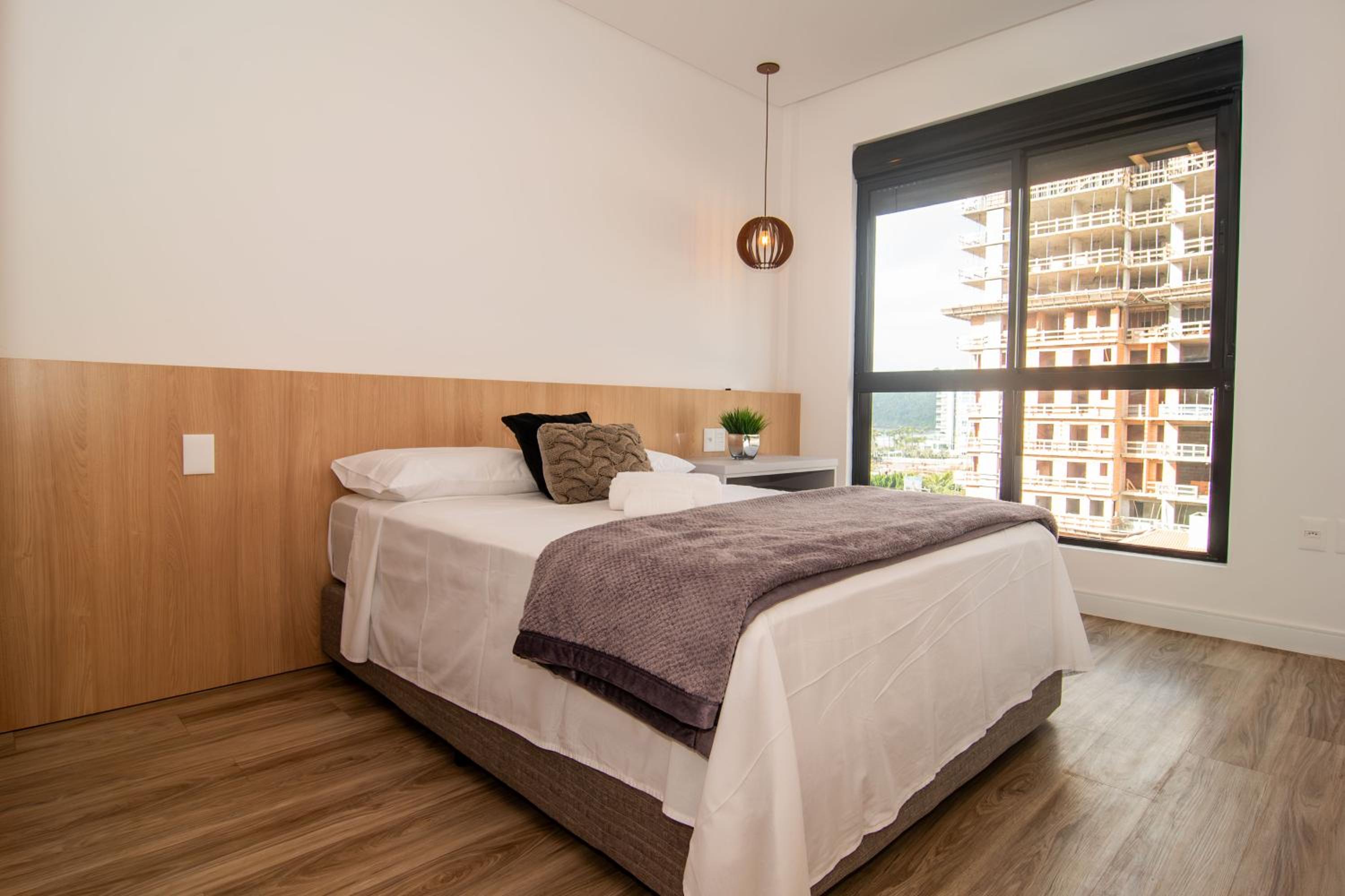 Apt moderno a uma quadra da Praia Brava VT4055