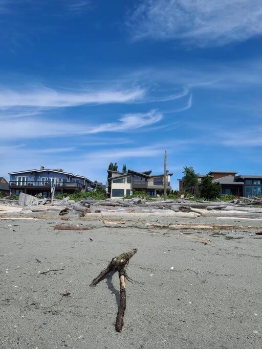The Seaside Getaway - Direct Beach Access view 4