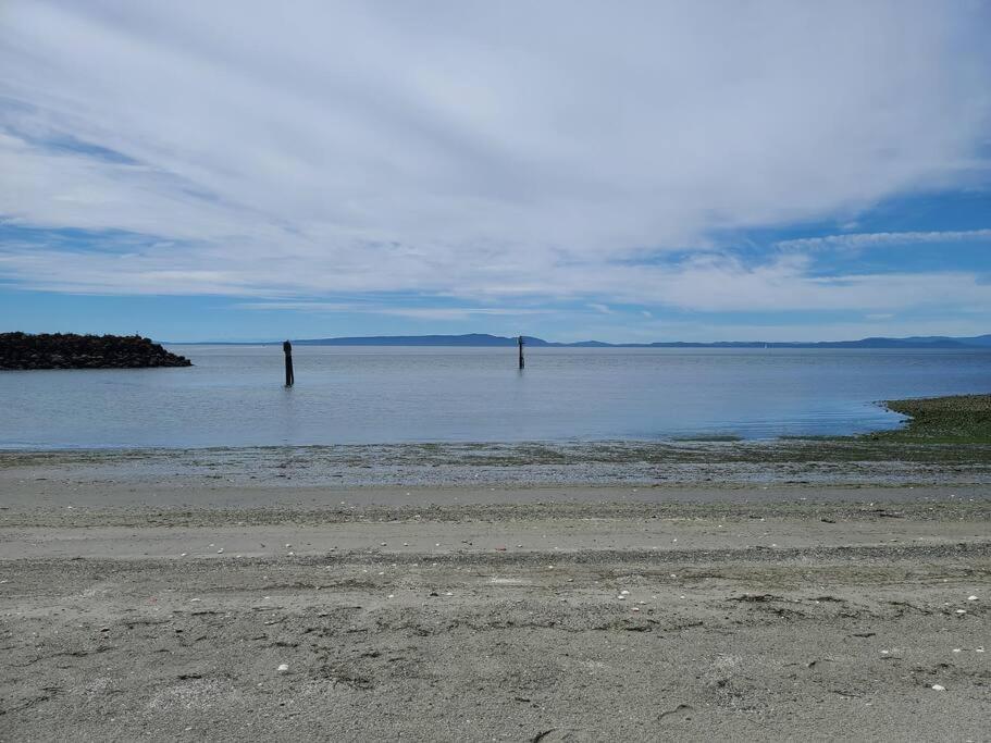 The Seaside Getaway - Direct Beach Access view 3