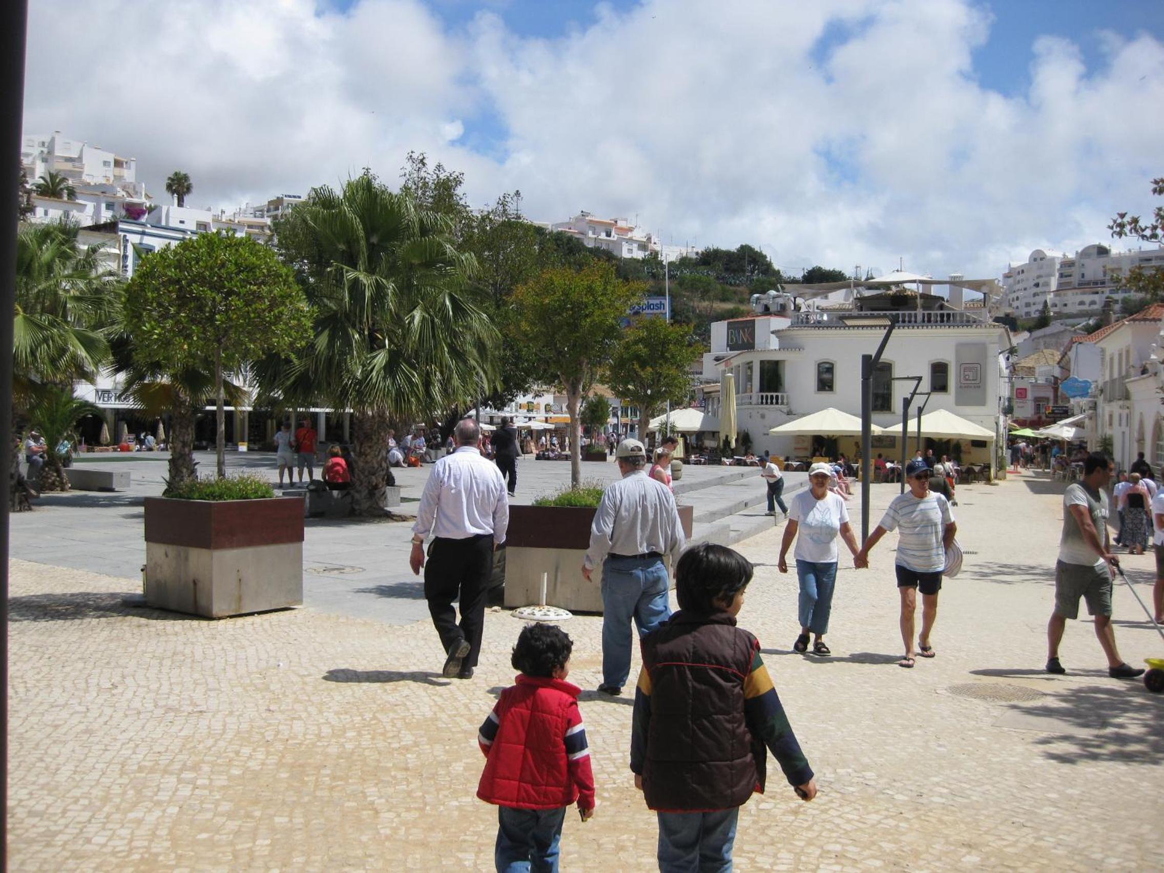 Photo 10