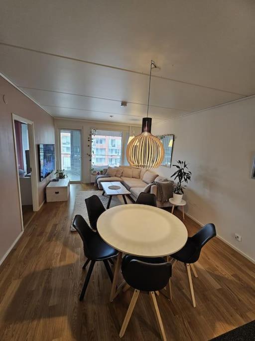 Ilmastoitu 4 makuuhuoneen asunto kantakaupungissa