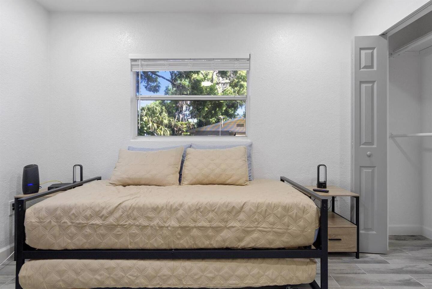 Modern 3br Duplex Kitchen, Wi-fi & Pet-friendly