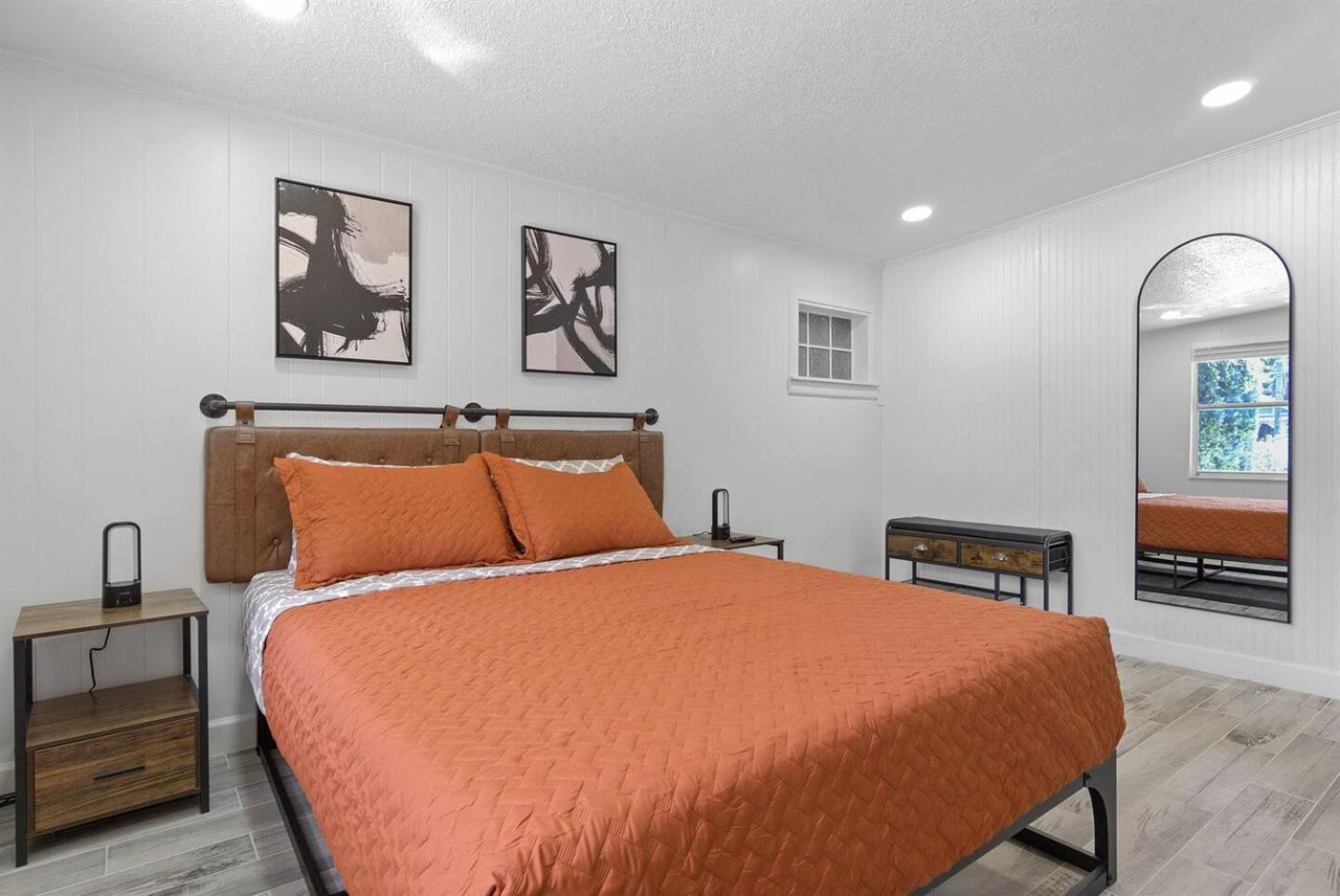 Modern 3br Duplex Kitchen, Wi-fi & Pet-friendly