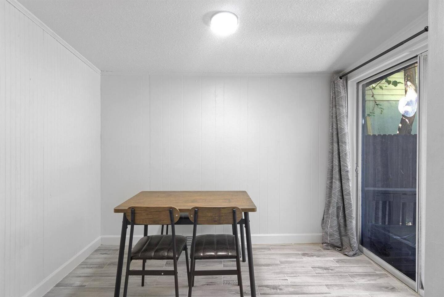 Modern 3br Duplex Kitchen, Wi-fi & Pet-friendly