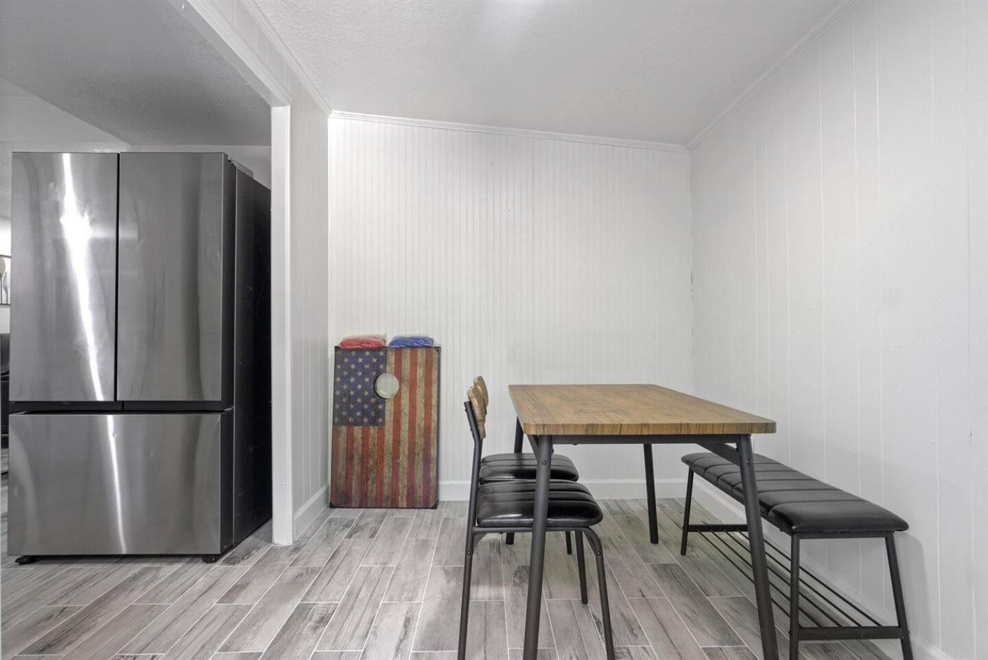 Modern 3br Duplex Kitchen, Wi-fi & Pet-friendly