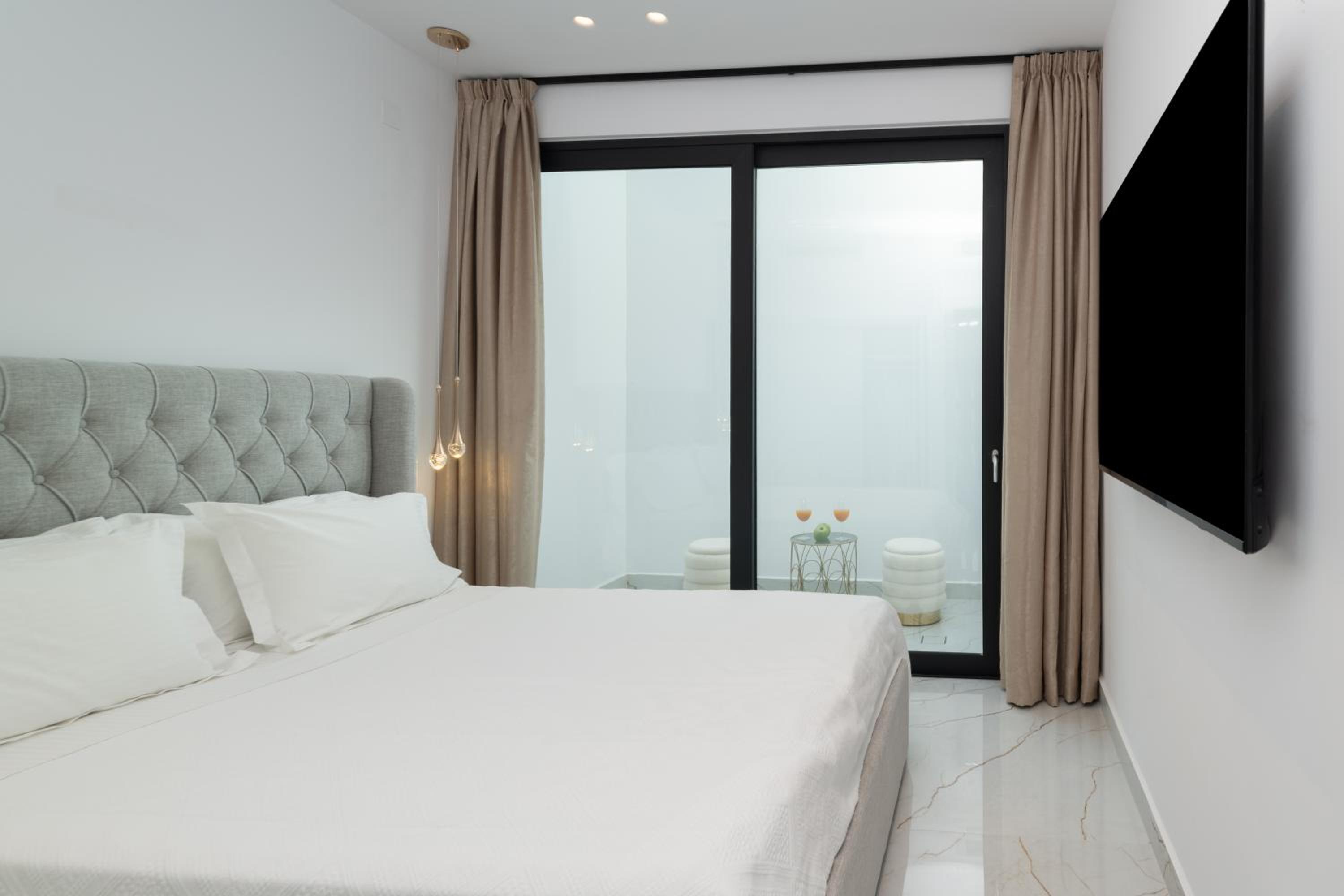 Lithos Luxury Resort
