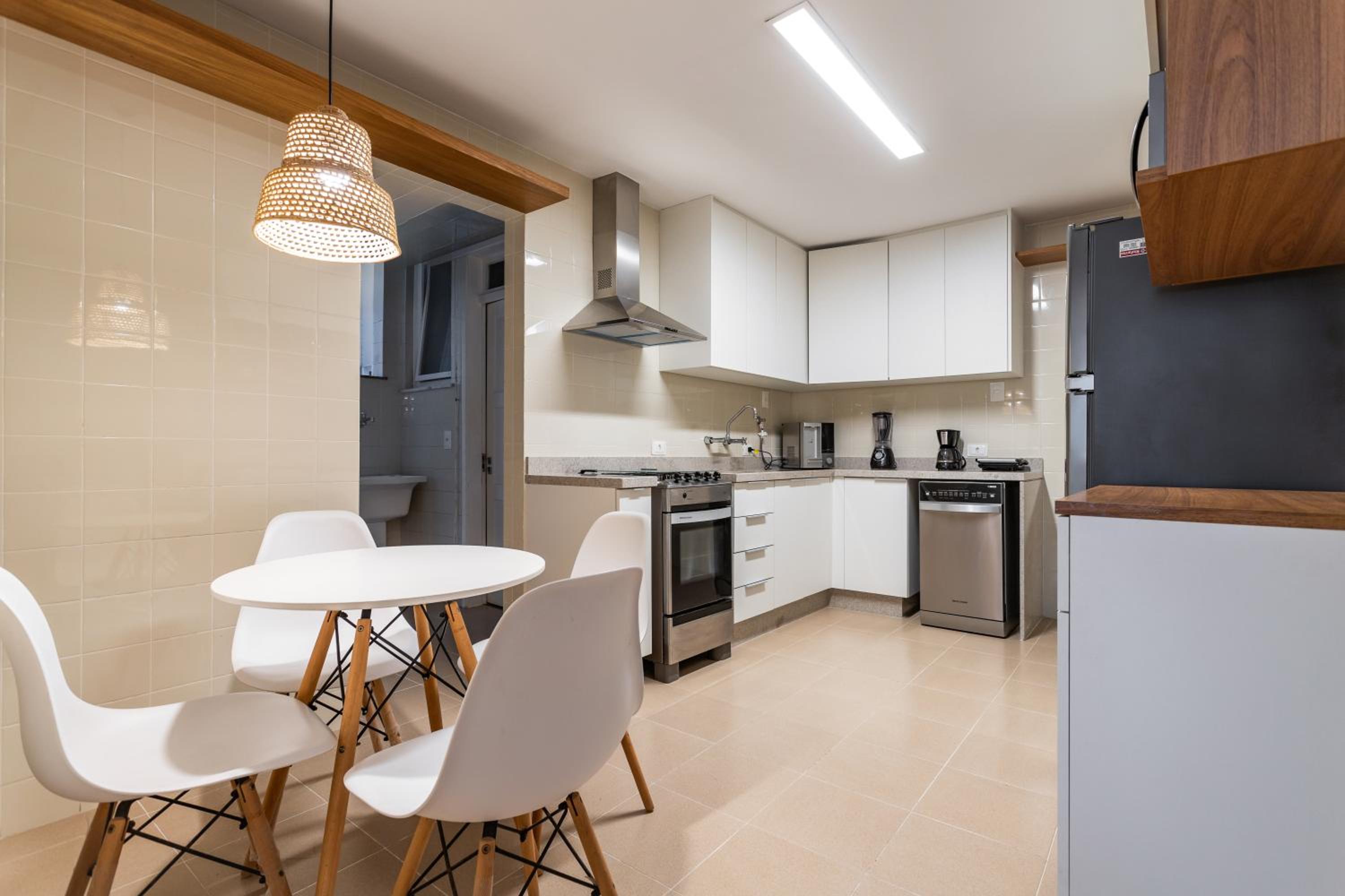 Unhotel - Charmoso Apartamento Temporada com 3 quartos em Copacabana view 2