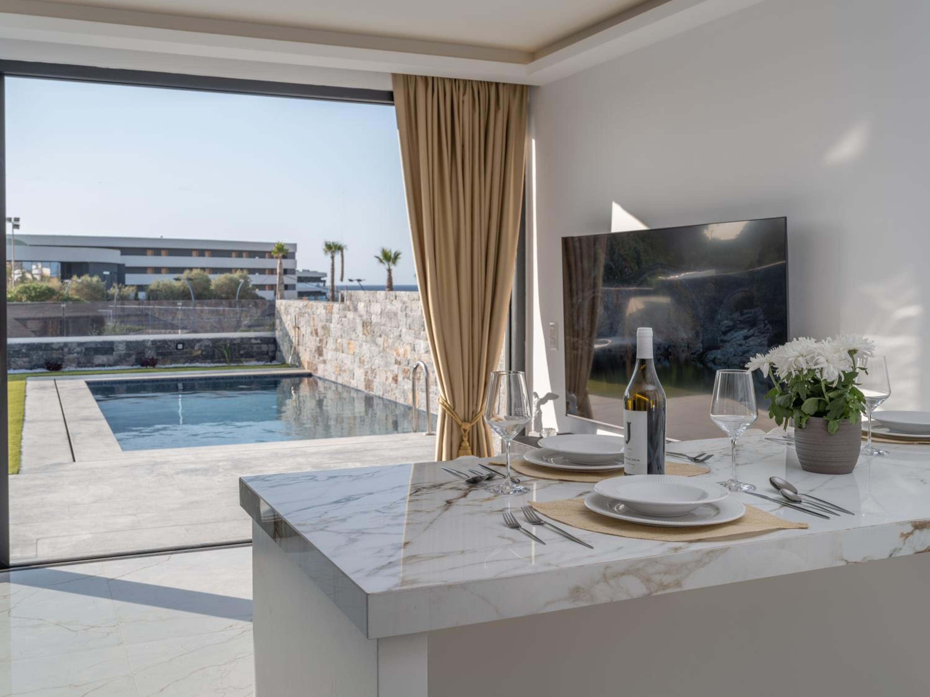 Lithos Luxury Resort