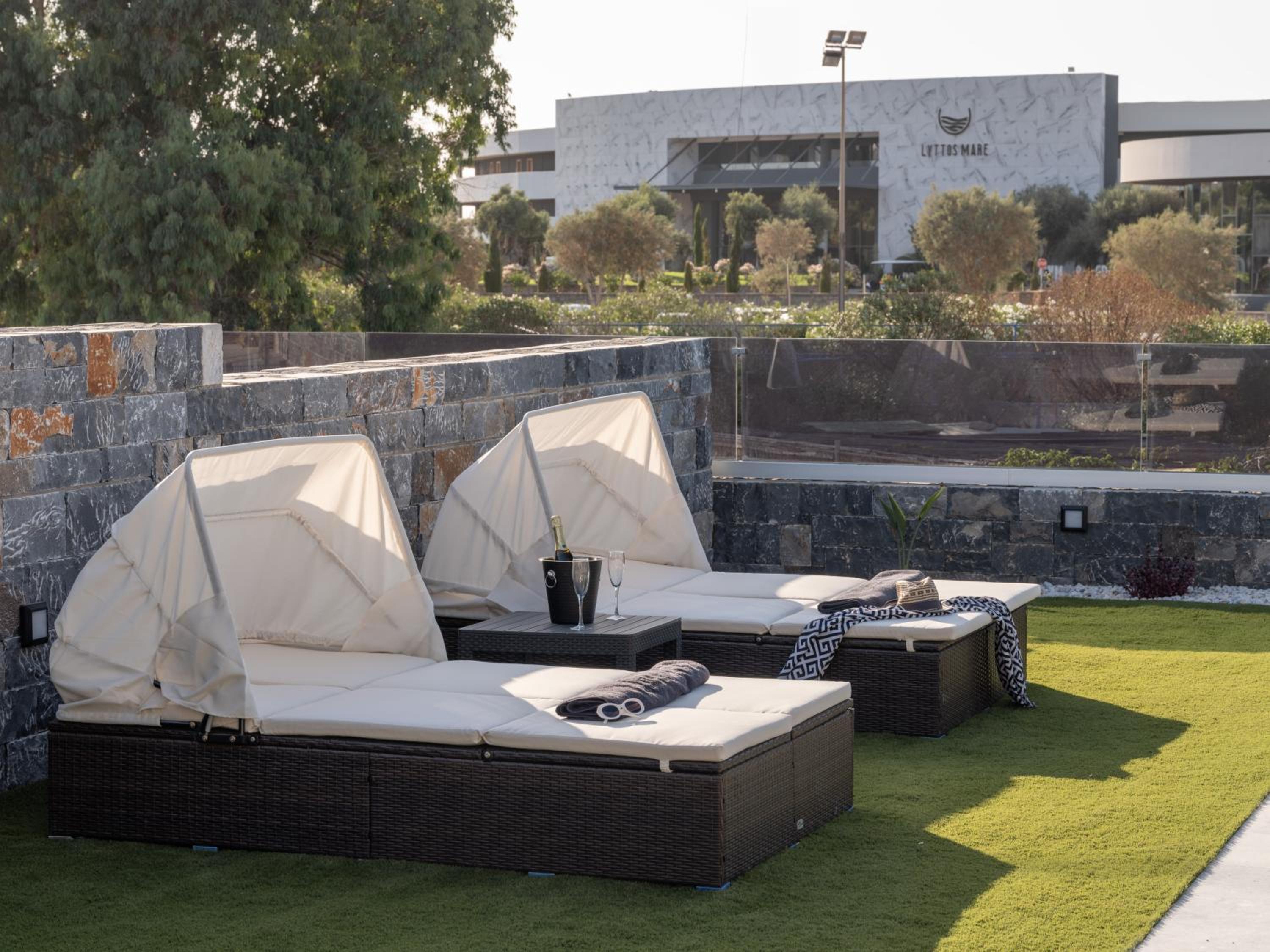 Lithos Luxury Resort photo 3