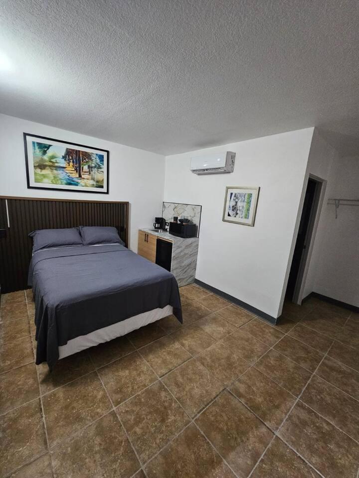 Santurce Studios Centrally Located 4 view 5