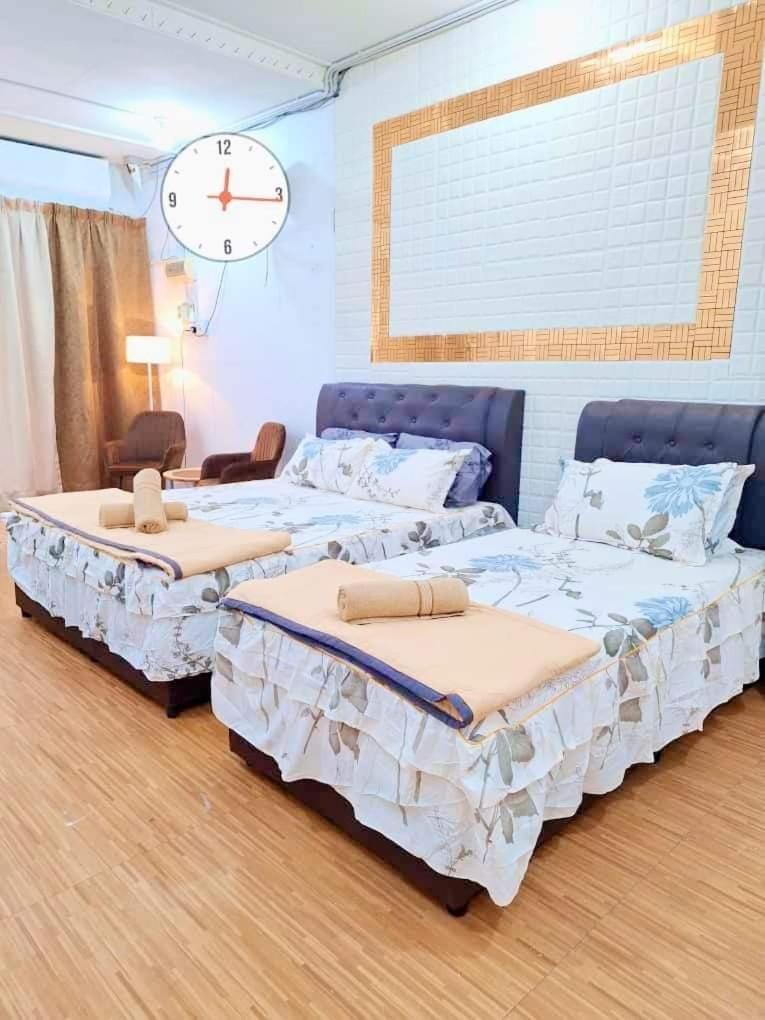Studio Room Bourgenvilla Jalan Budiman Batu Burok KTrg photo 1