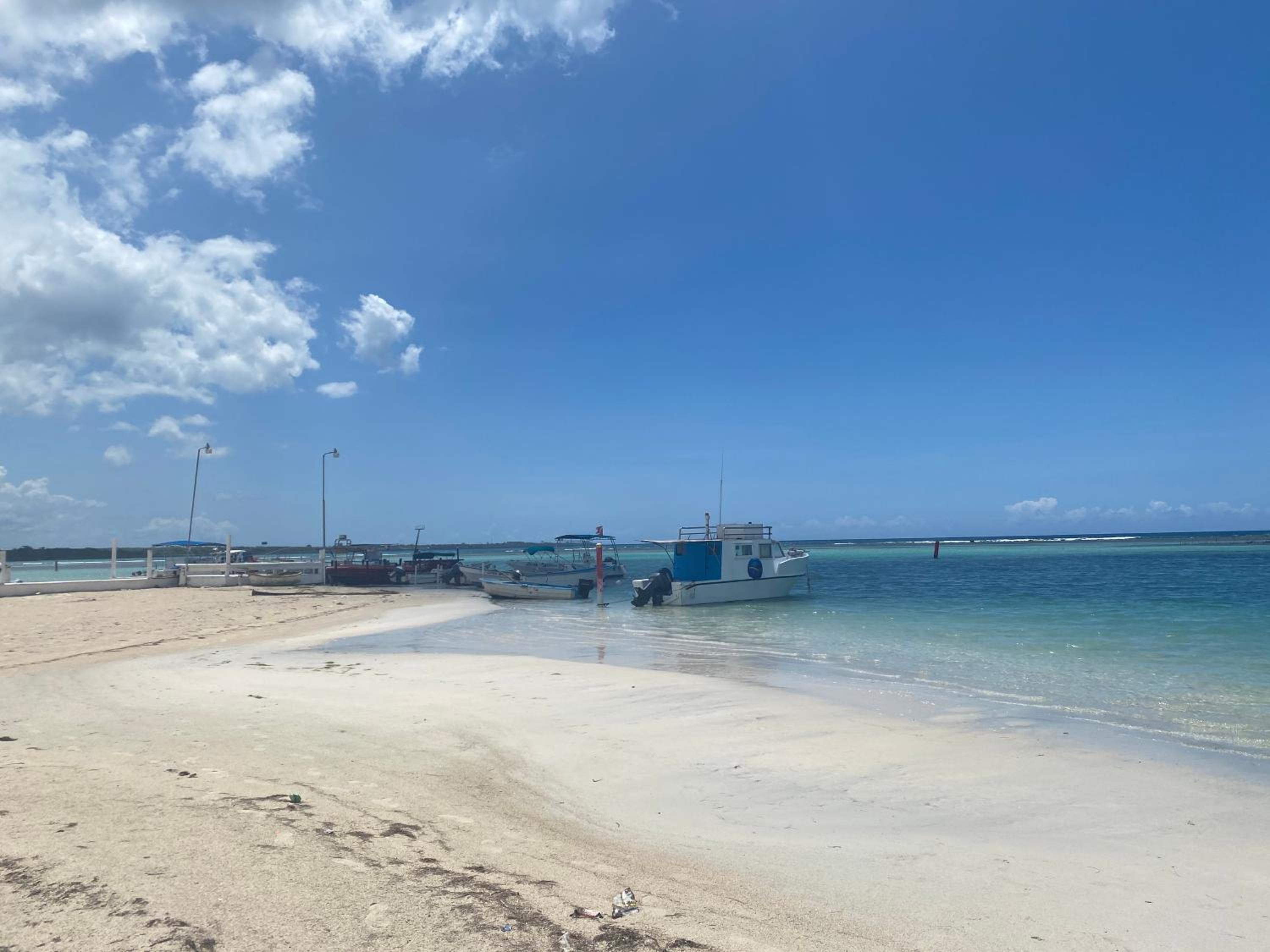 Guest House A&H - Boca Chica Beach & Airport view 4