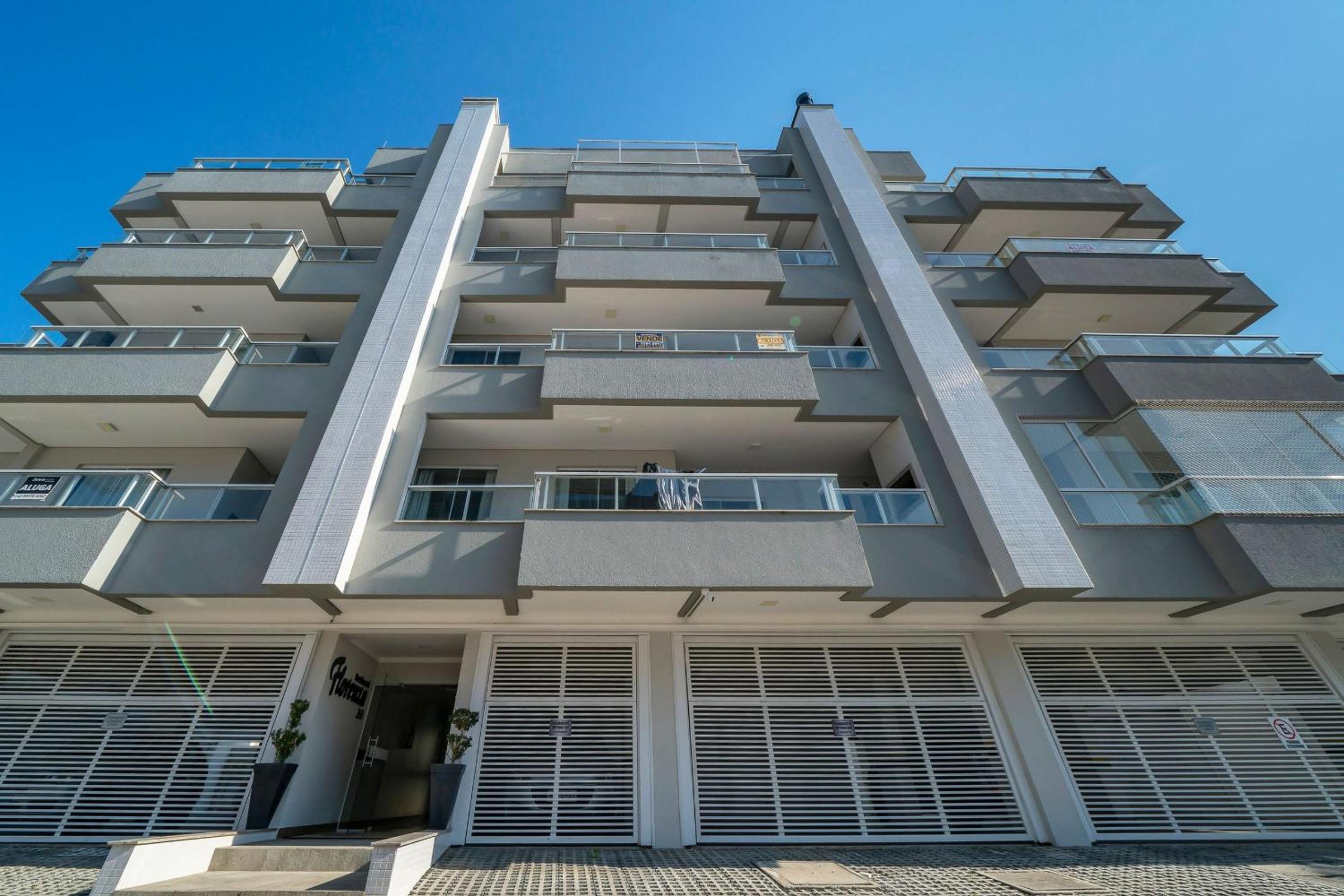 Apartamento 2 quartos sendo 1 suíte em Bombas